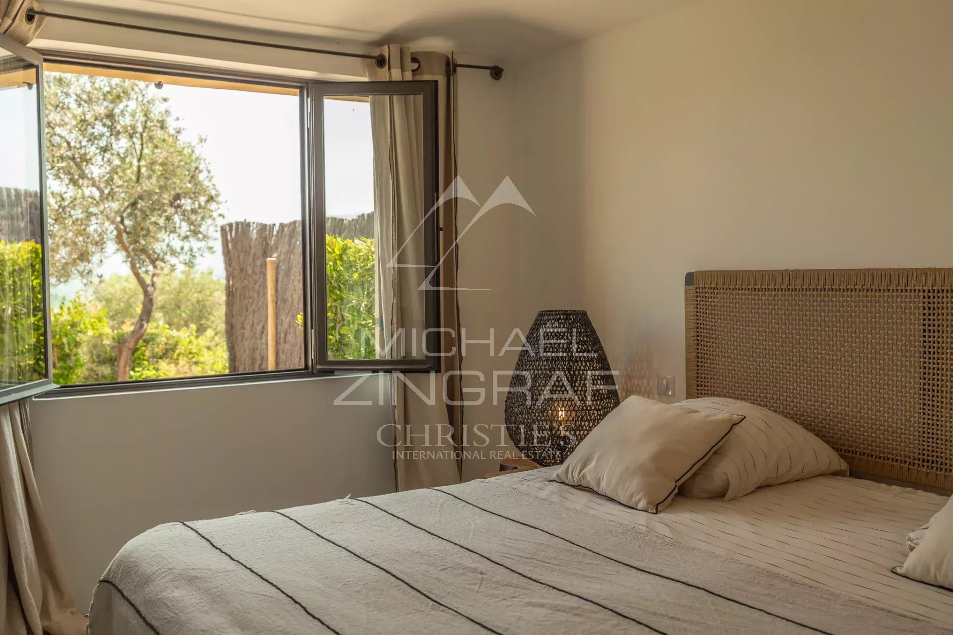 Gordes -  Splendide maison avec vue