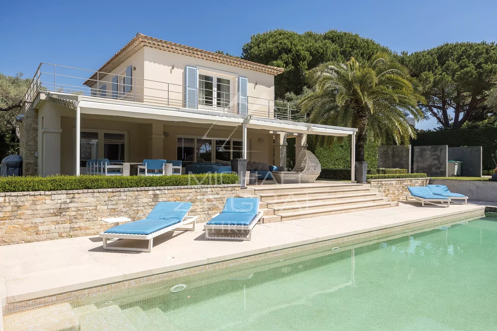 Cap d’Antibes - Propriété au charme provençal versant ouest