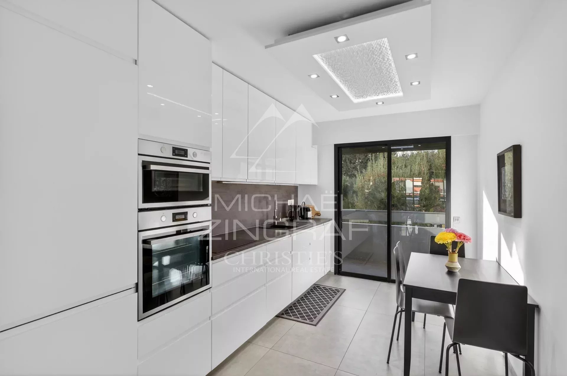 Appartement rénové avec terrasses – Carré d’Or – Nice