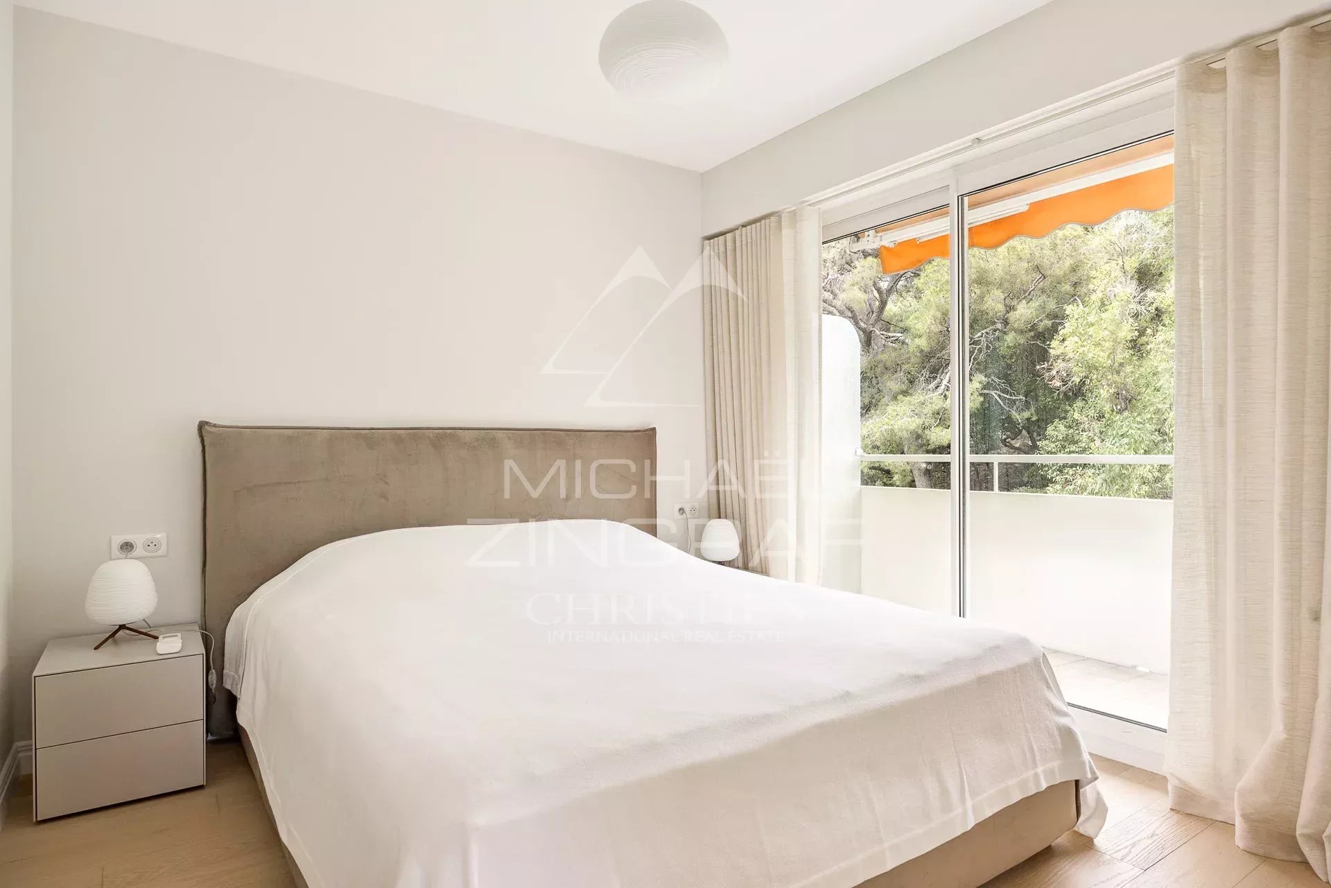 Cap d’Ail – Renovated sea view apartment