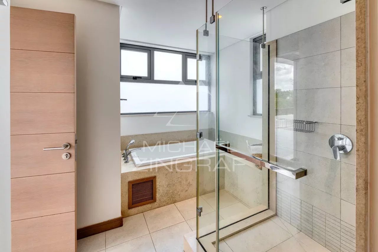 Penthouse with Golf View – Mont Choisy