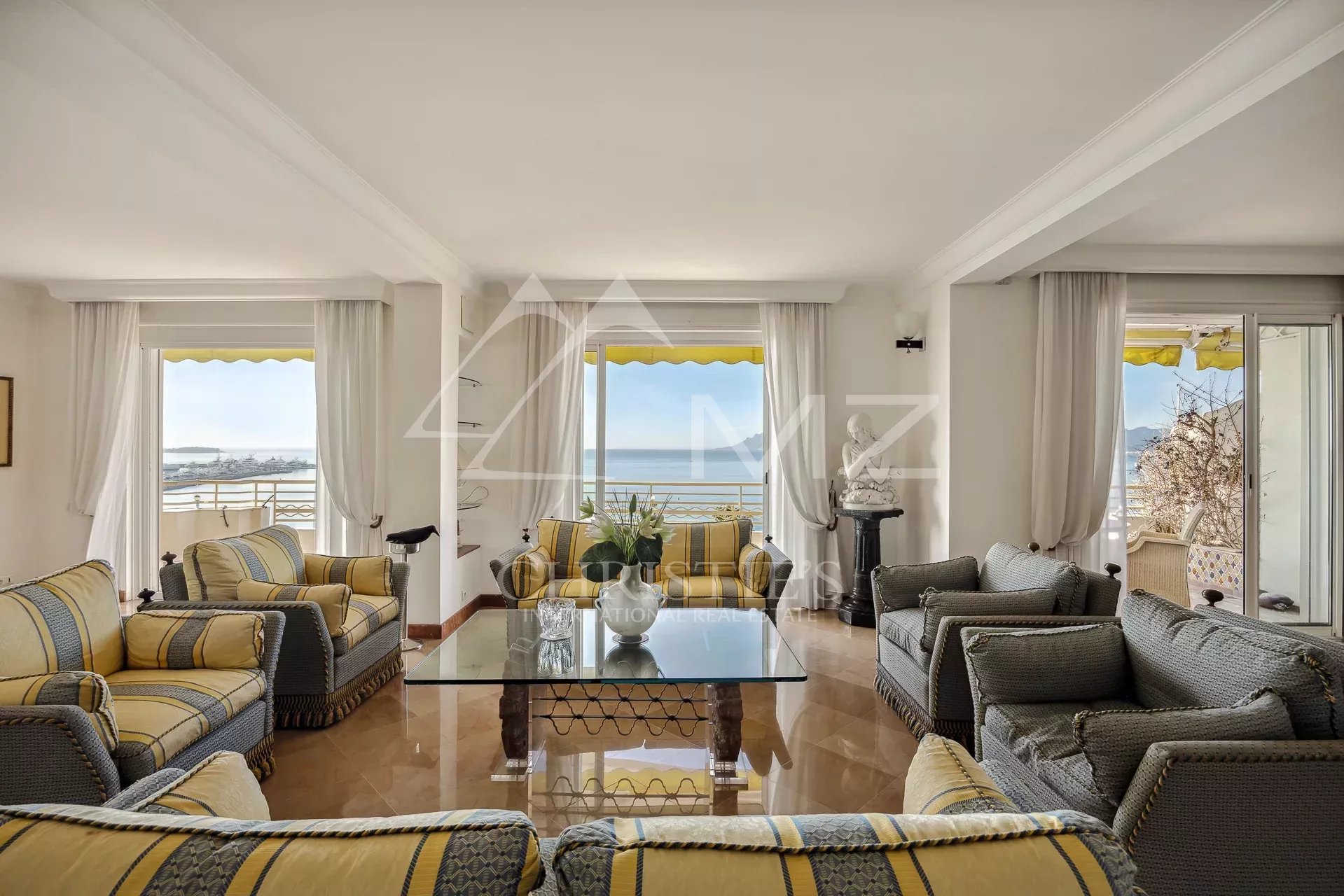 Cannes Croisette – Wunderschöne 270 m² große Wohnung – Atemberaubender Meerblick