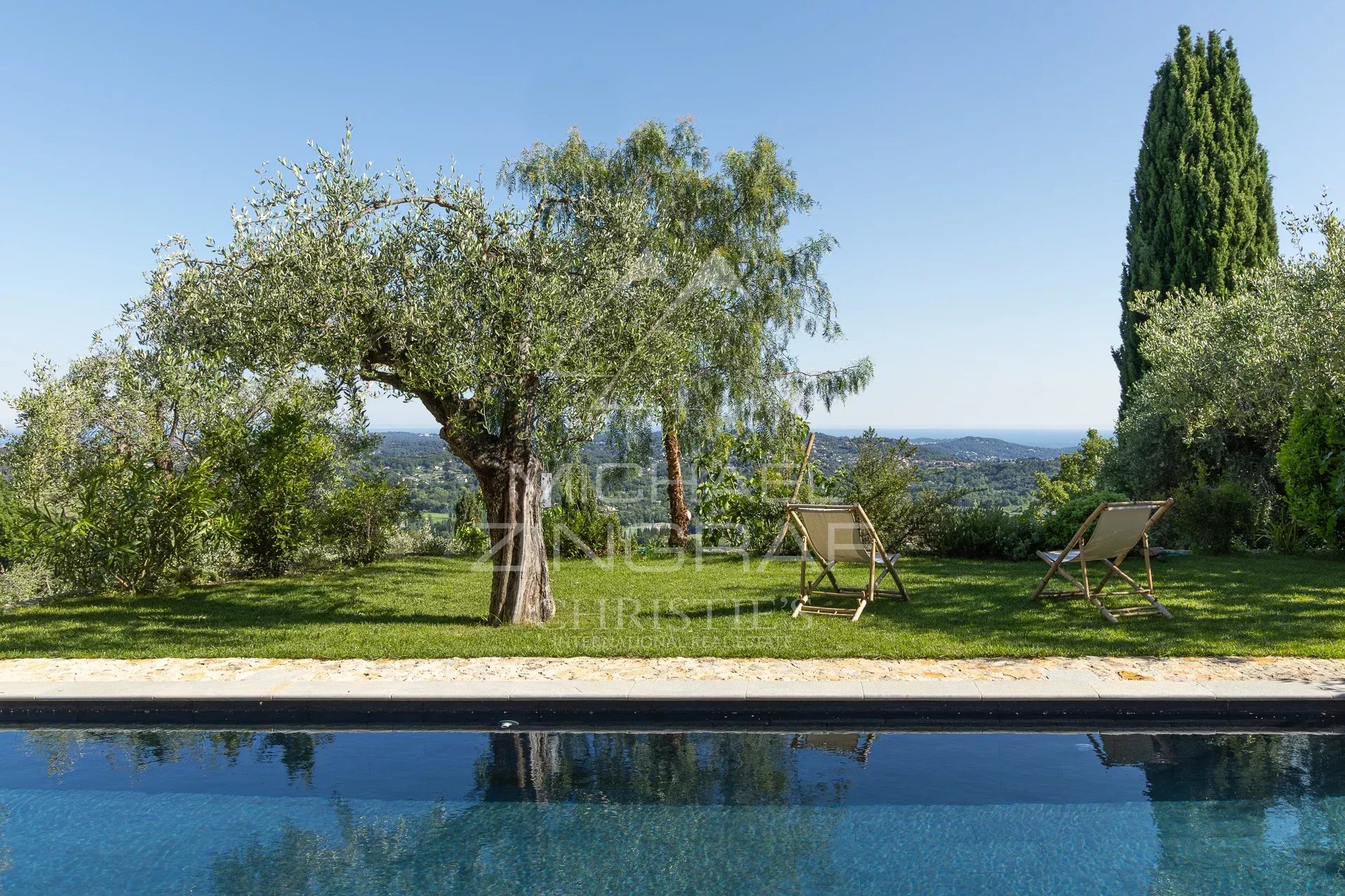 Bastide de charme avec vue mer à pied du village