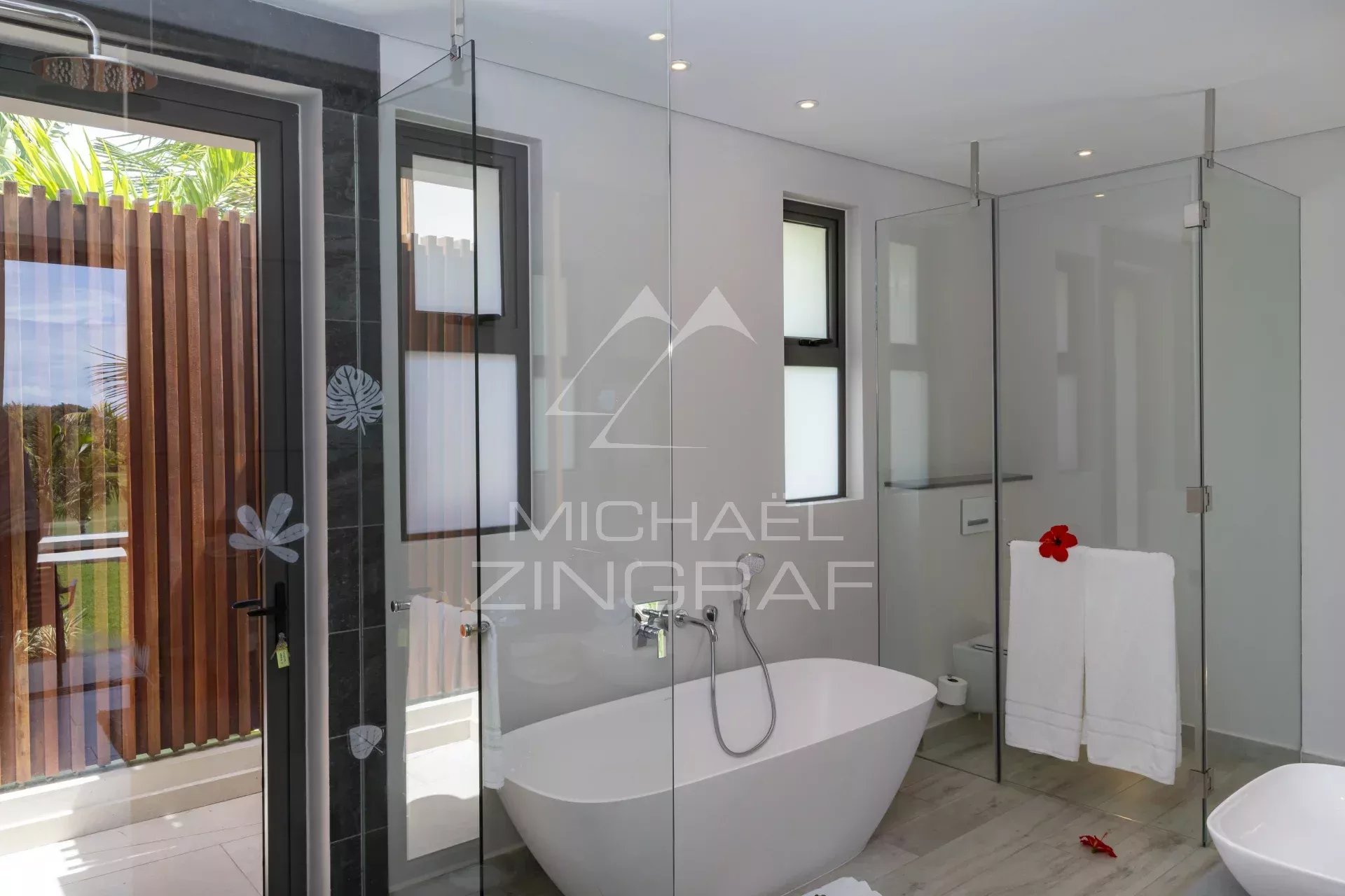 Villa d’Exception avec Vues Panoramiques à Anahita