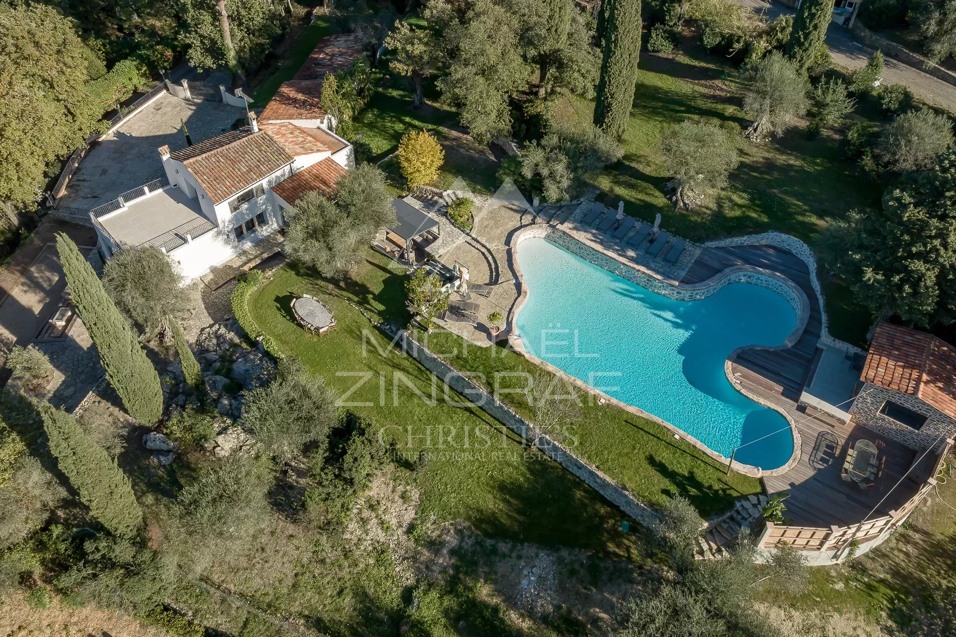 Mougins - Location longue durée - Villa 5 chambres entièrement rénovée