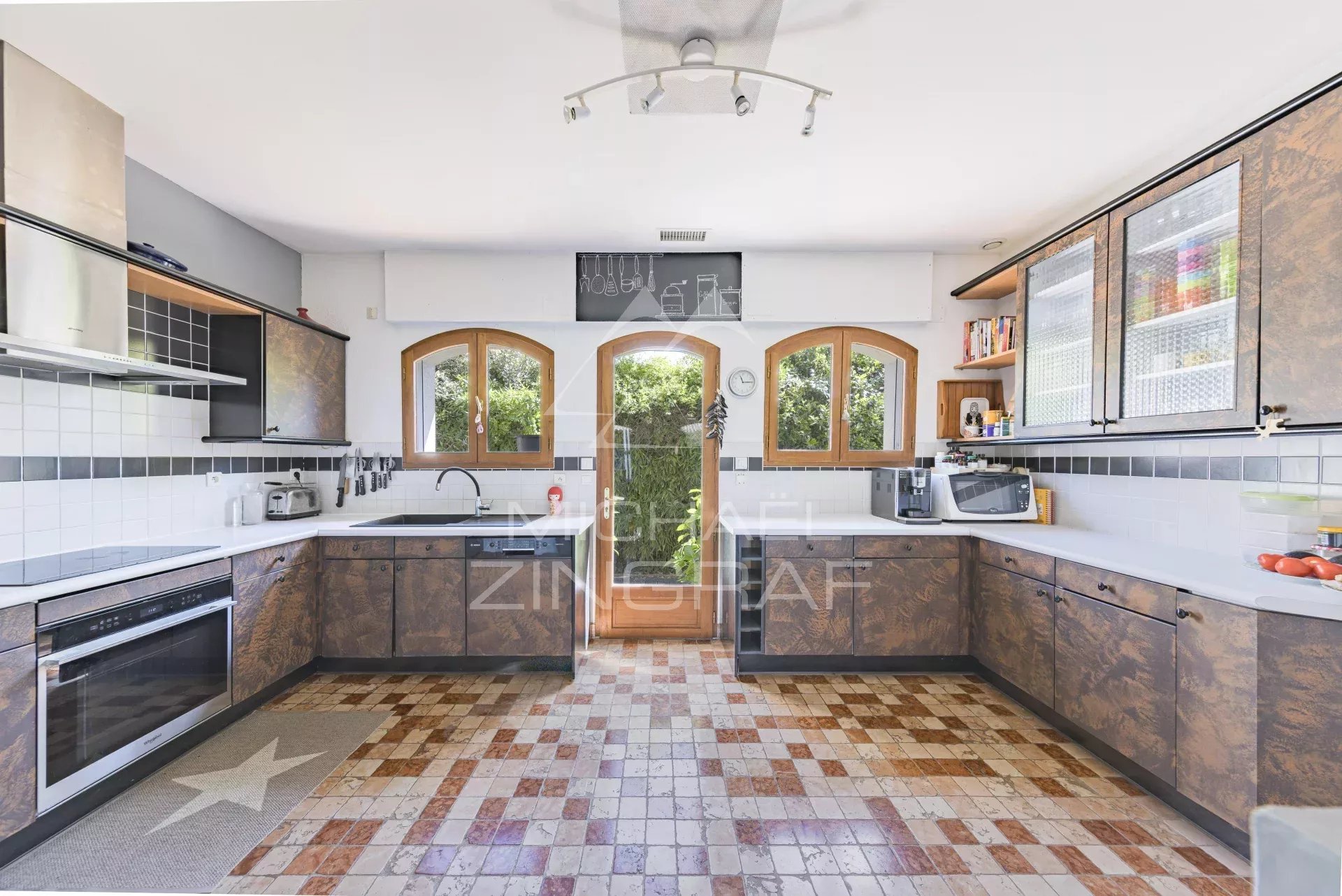 Moderne Villa mit 5 Schlafzimmern