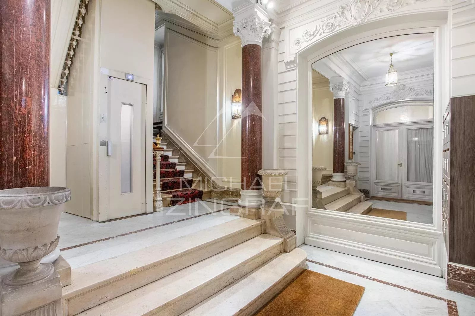 To sell - 3 Mastersuites - Perfect condition  - Odéon