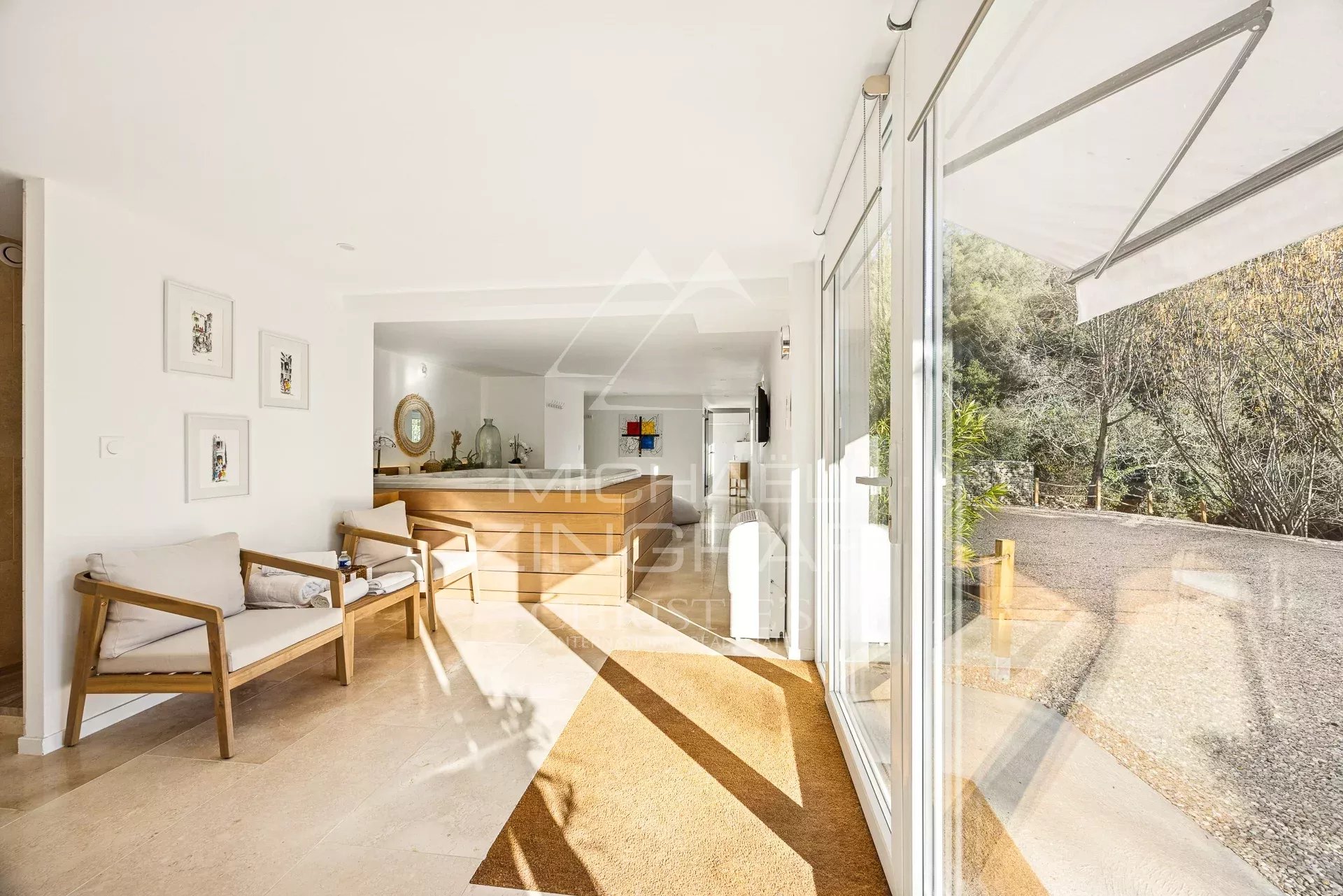 Charming Renovated Property with Guest Suites and Wellness Area