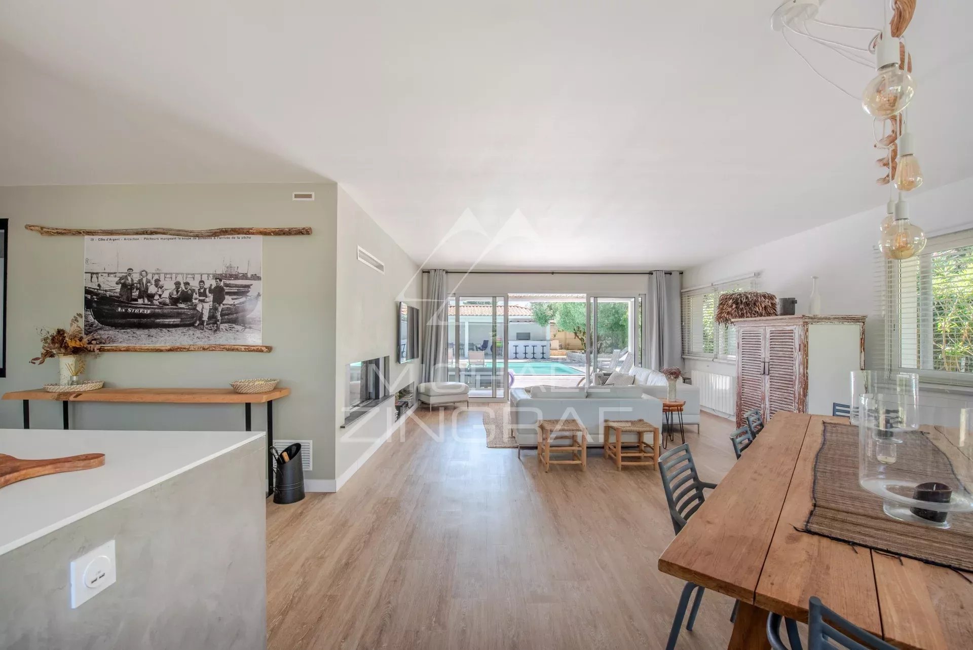 Très belle maison de plain pied avec piscine