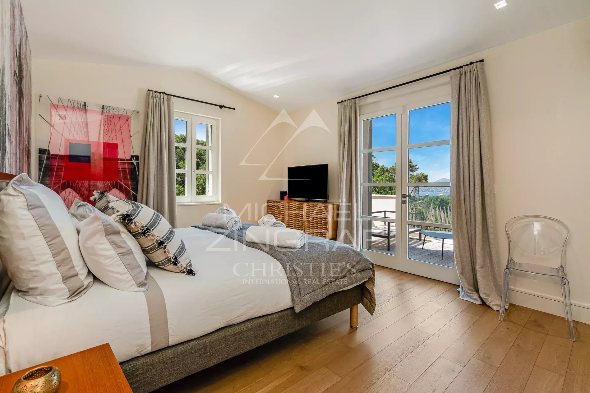 Ramatuelle – Superb authentic property with sea views