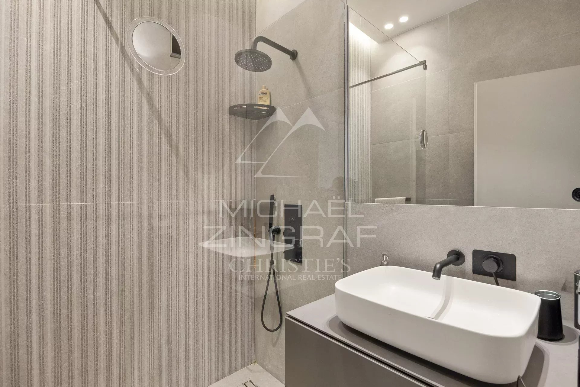 NICE City Center – Modern duplex apartment in a bourgeois building with a large terrace