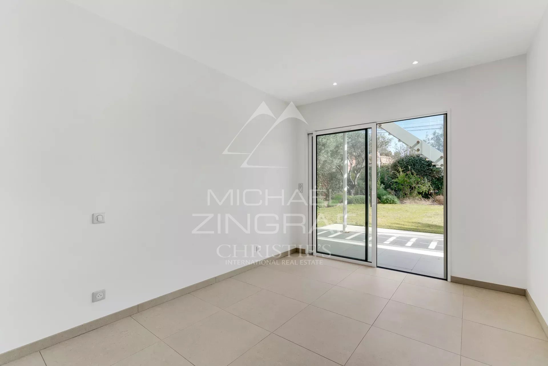 Élégante villa familiale à 5 minutes du port avec vue sur la mer