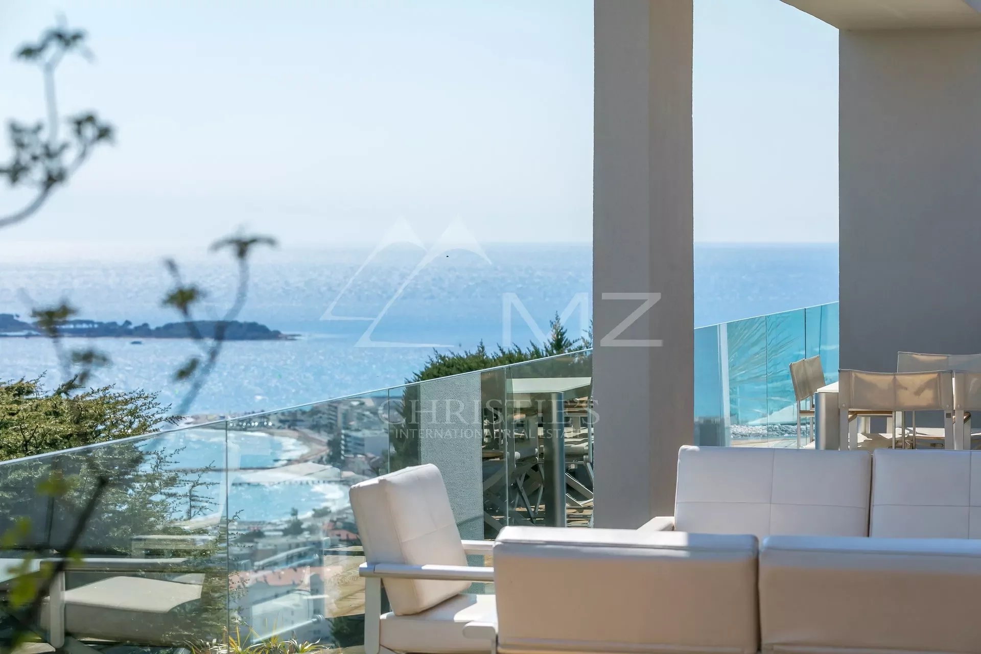 Cannes - Wunderschöne zeitgenössische Villa