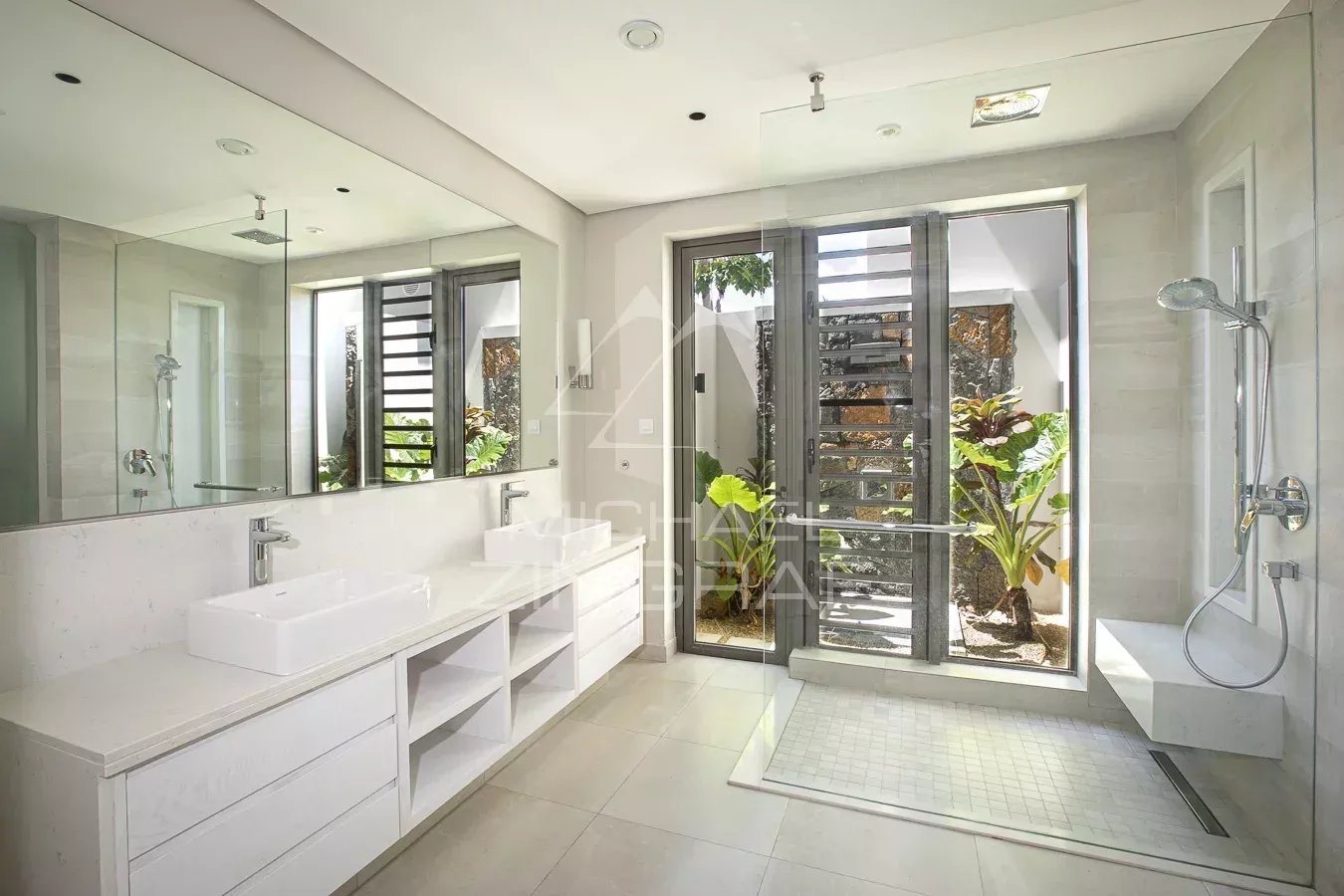 Außergewöhnliche Villa im Herzen des Wohnviertels The Gardens