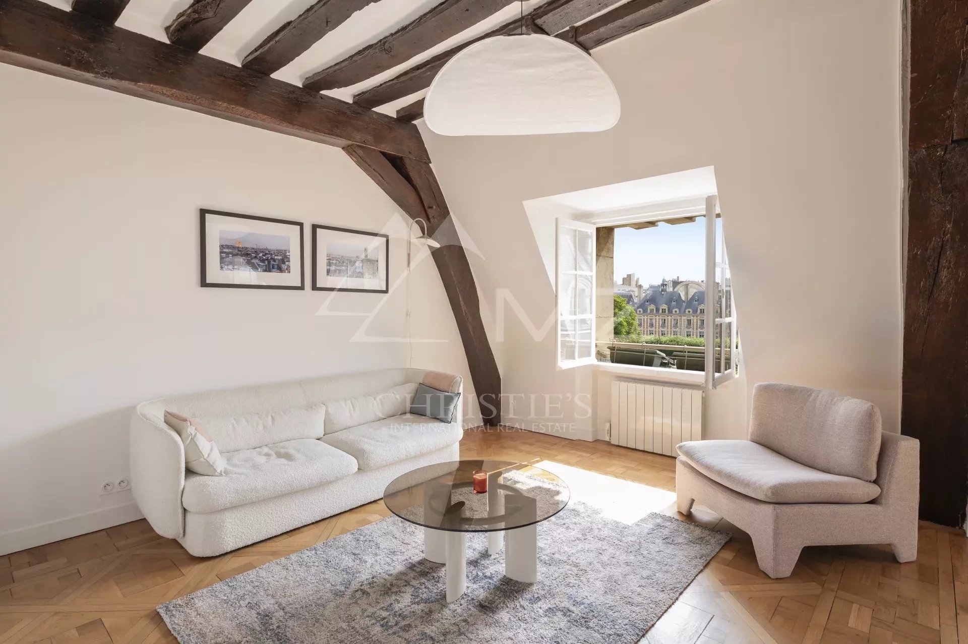 Verkauf Wohnung - Paris 75004 - Place des Vosges - Oberste Etage - Renoviert
