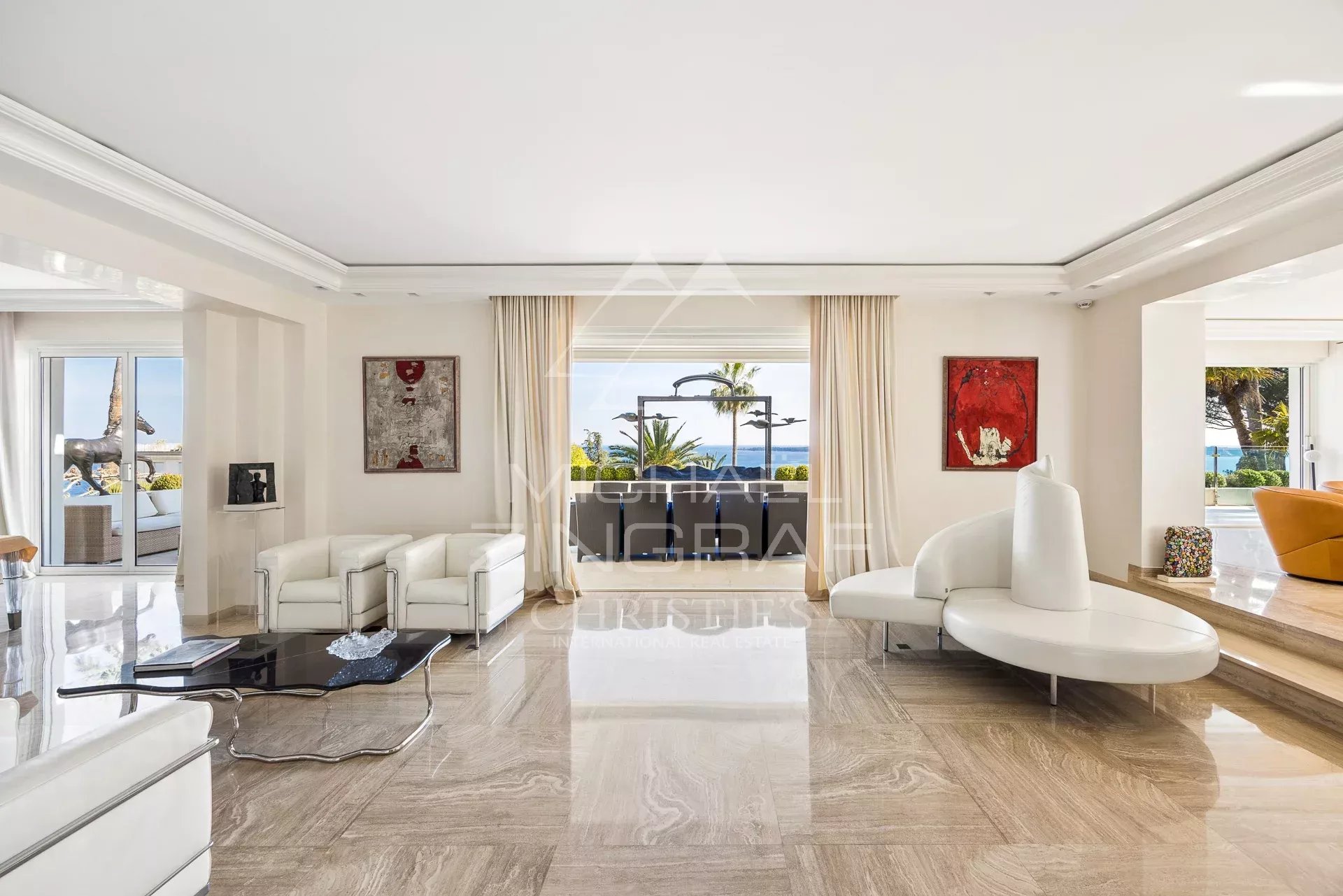 Cannes – Private and Gated Estate – Panoramic Sea View