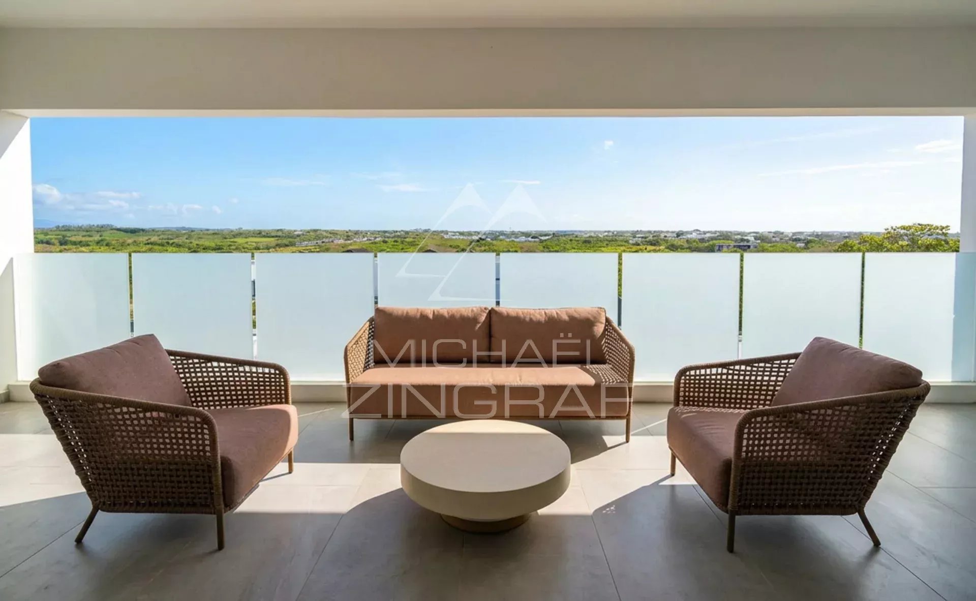 Exceptional Penthouse with Rooftop & Private Pool | Pereybère