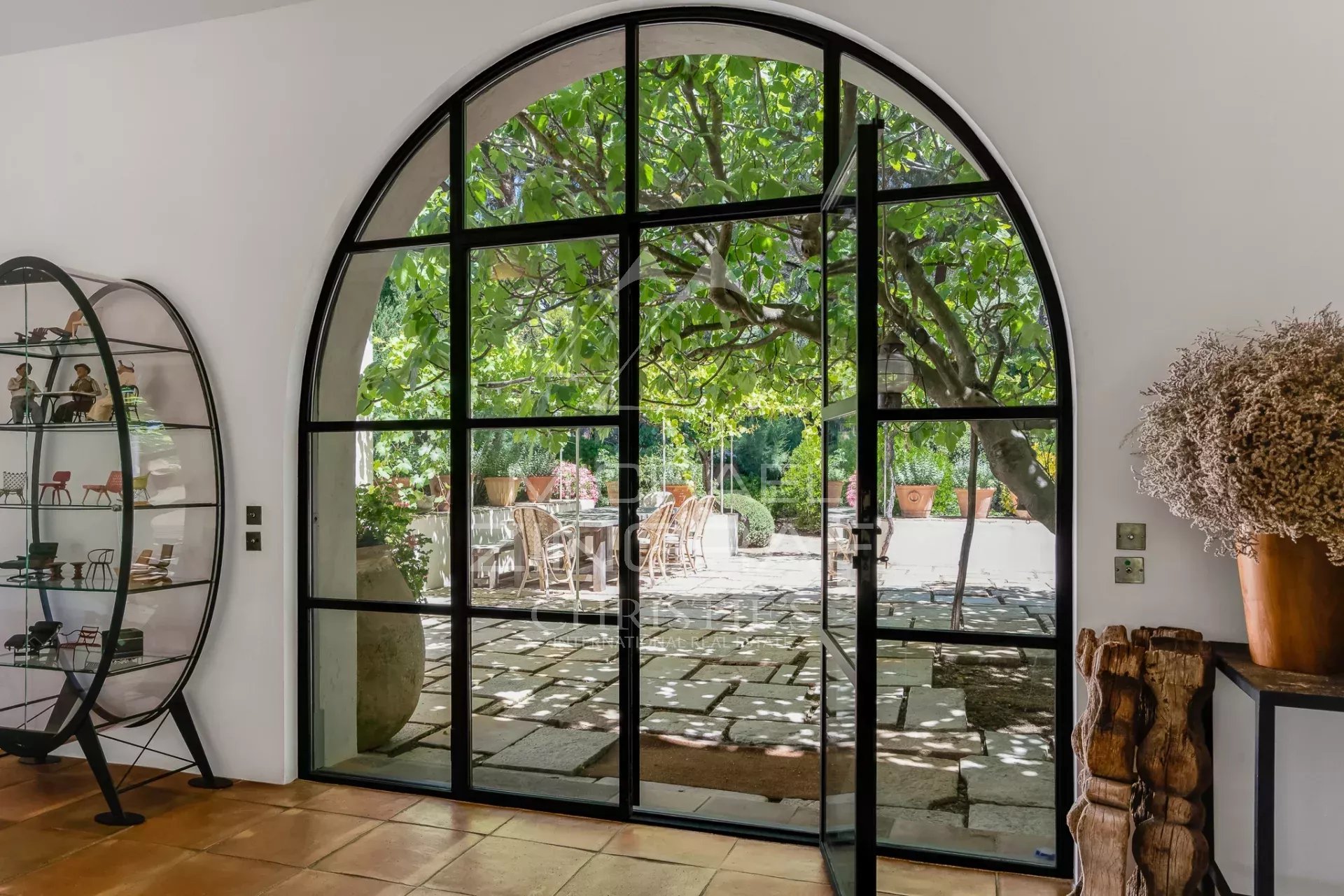 Magnificent property with tennis court - Les Salins, la Moutte