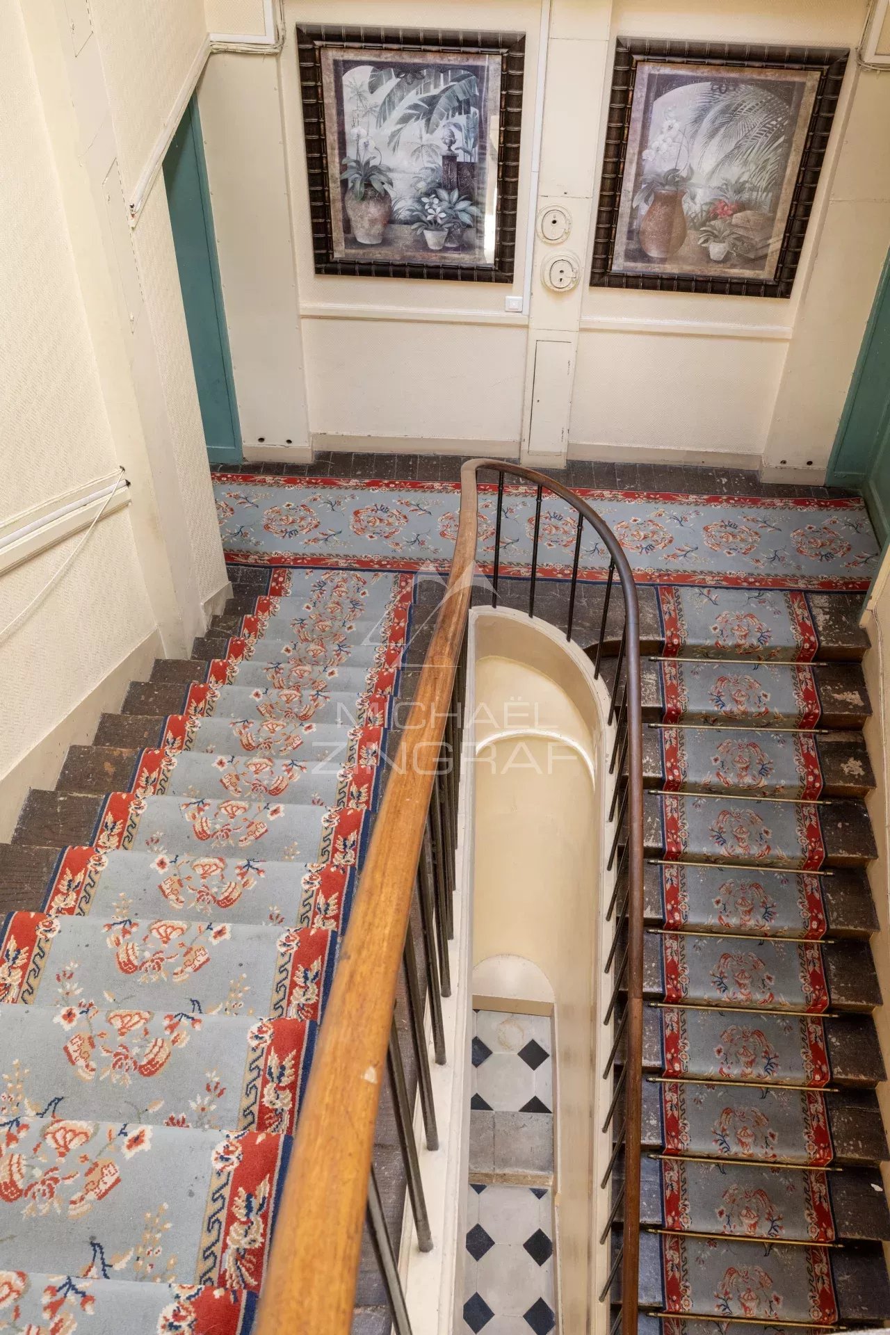 To Sell - 3 Bedrooms - Rue de Babylone