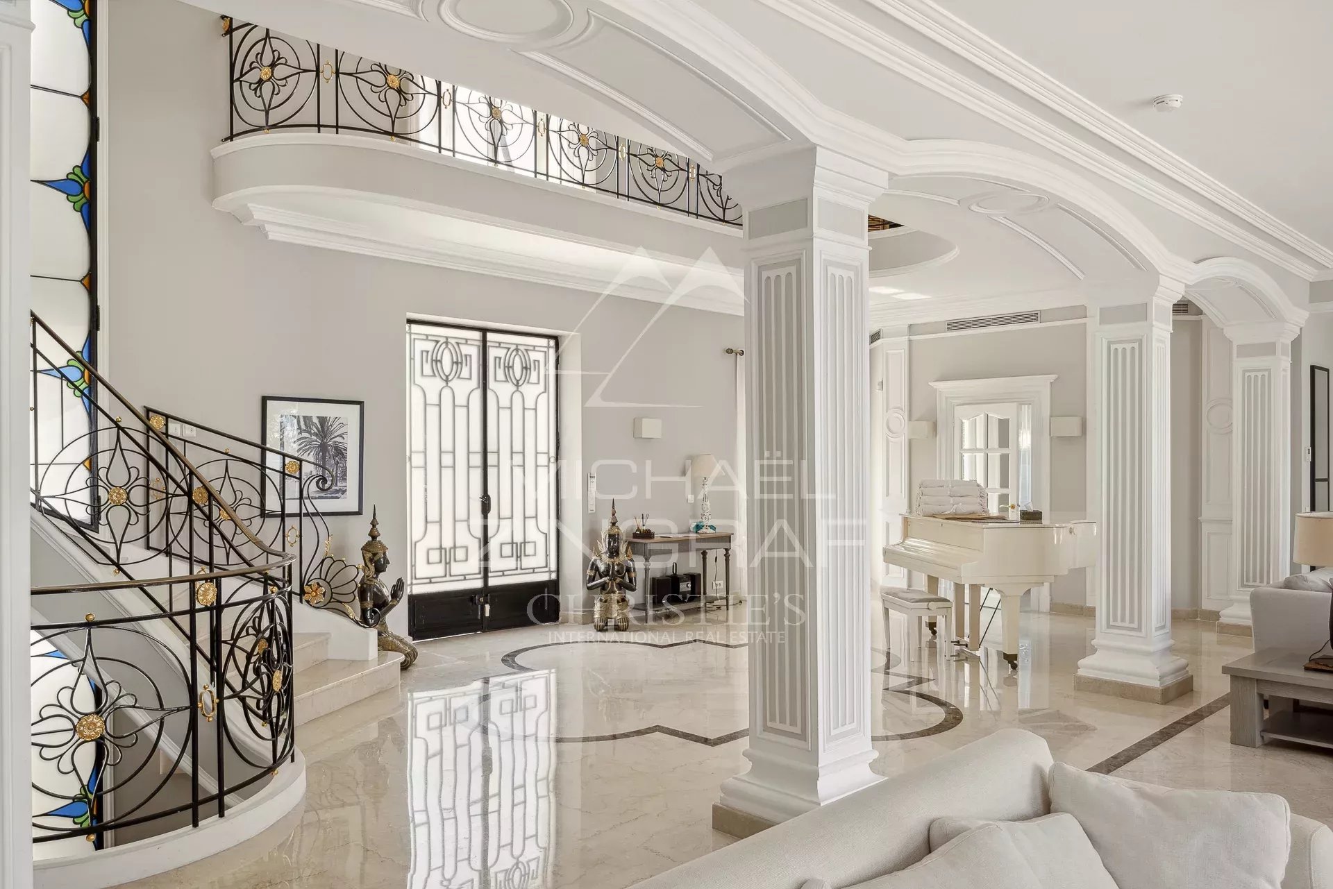 Propriété de prestige située sur le versant ouest du Cap d'Antibes