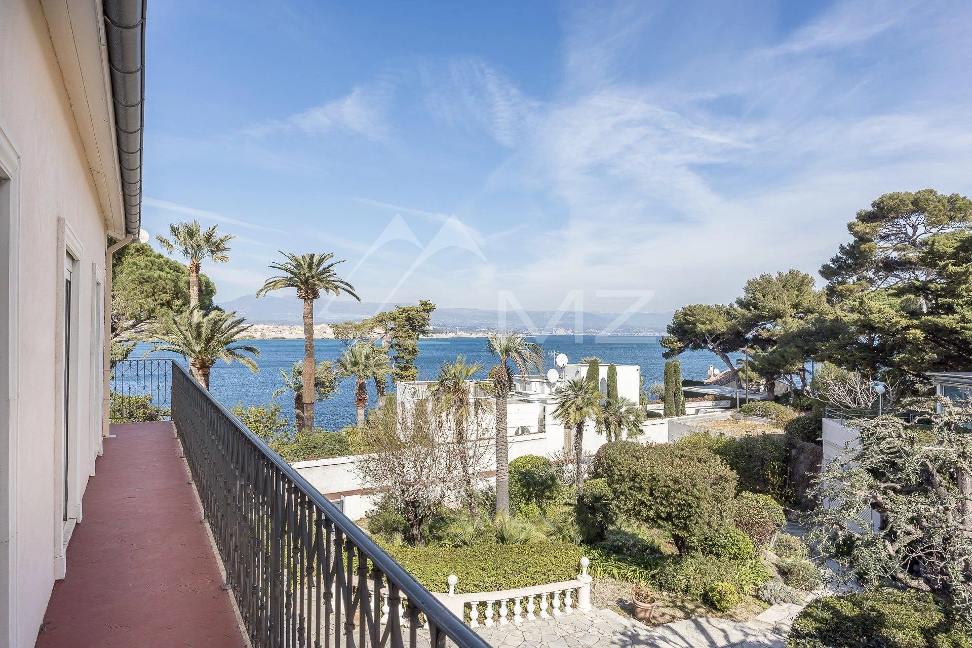 Charmante Villa mit Panoramablick auf das Meer