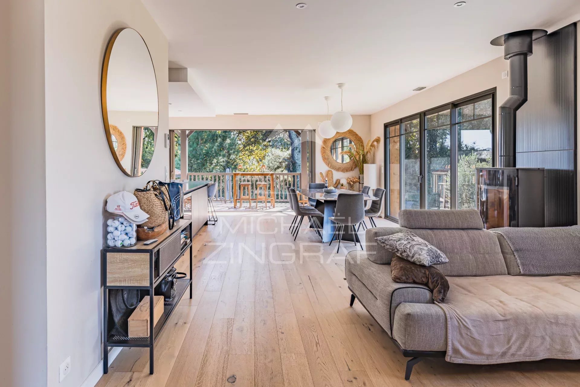 PROCHE LITTORAL - MAISON DE 5 PIÈCES AVEC PISCINE