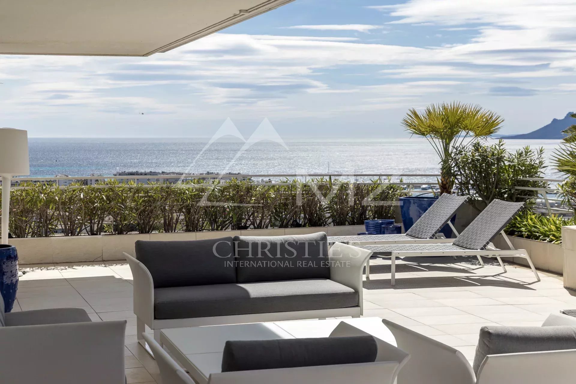 appartement d'angle 4 chambres vue Mer