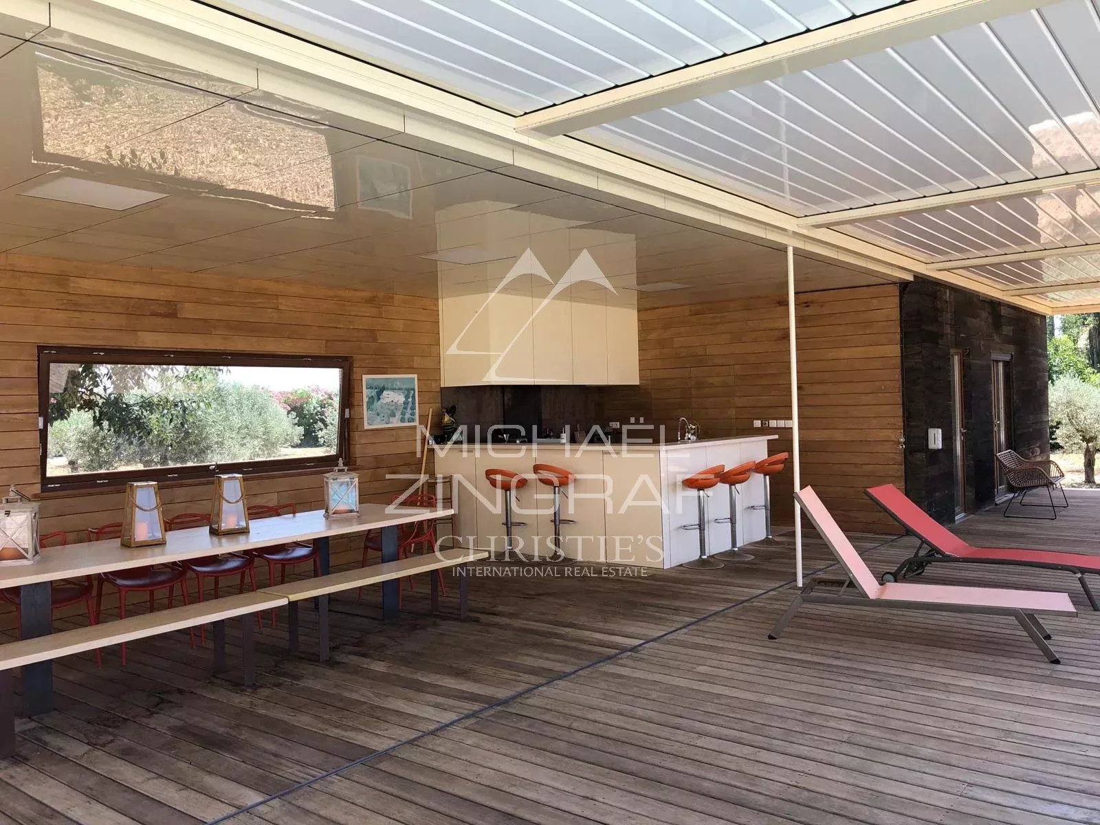 Einzigartiges Anwesen in der Nähe von Arles