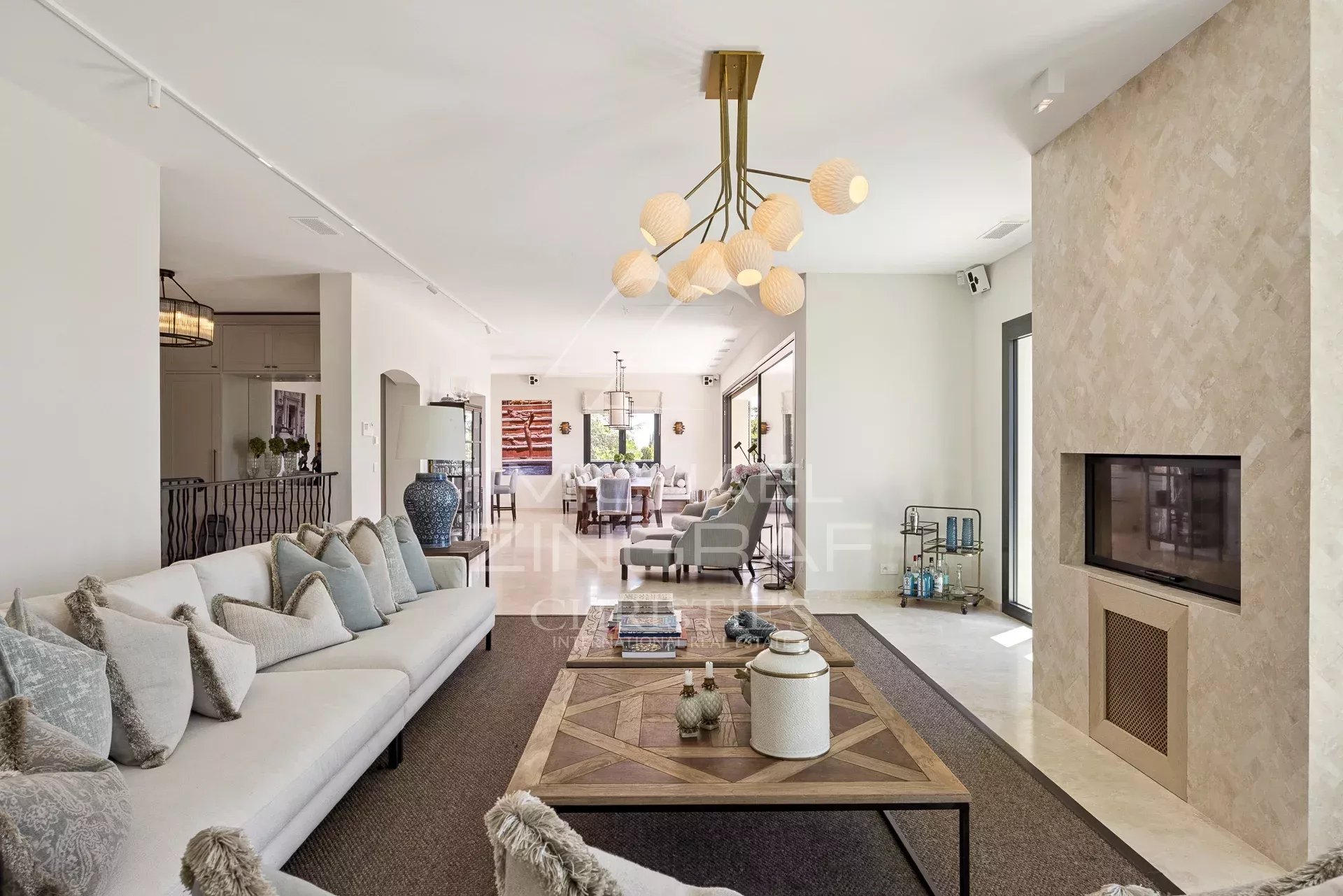 Höhenlagen von Cannes - Komplettrenovierte Villa mit Meer - und Bergblick