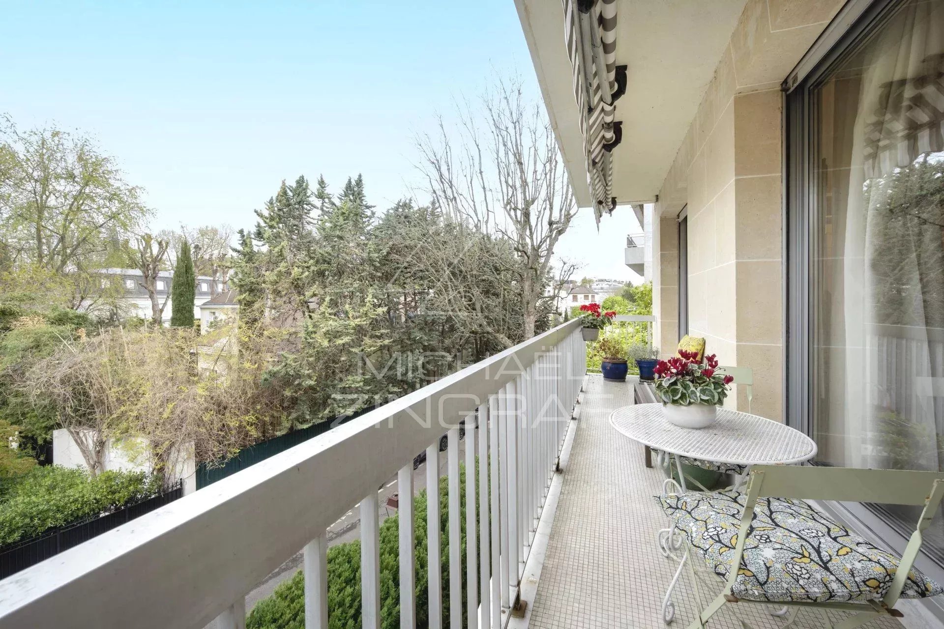 A VENDRE VIAGER SANS RENTE - 3 Chambres - Parfait état - Clair