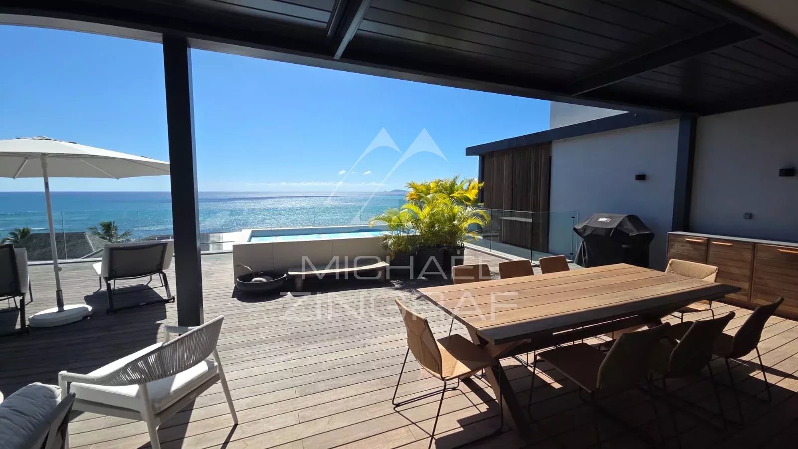 Luxury Penthouse with Sea Views – Pointe aux Canonniers