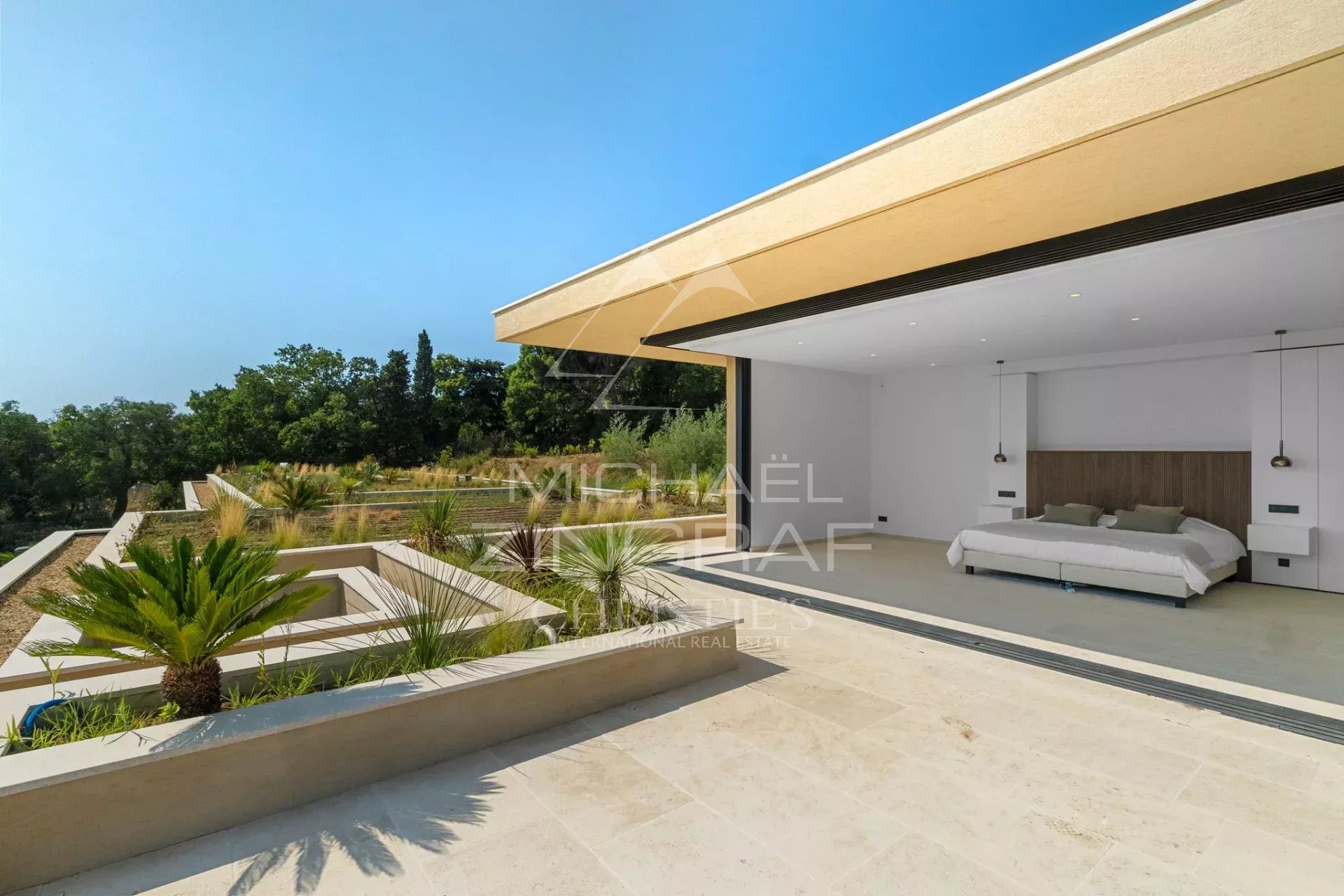 Exceptional Villa in Pampelonne – Elegance and Privacy