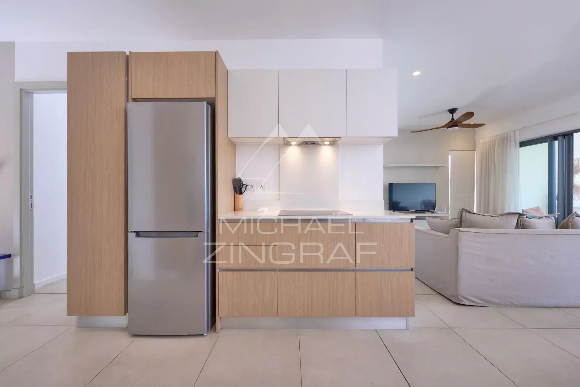 Élégant Appartement de 3 Chambres dans une Résidence Sécurisée à Pointe aux Canonniers