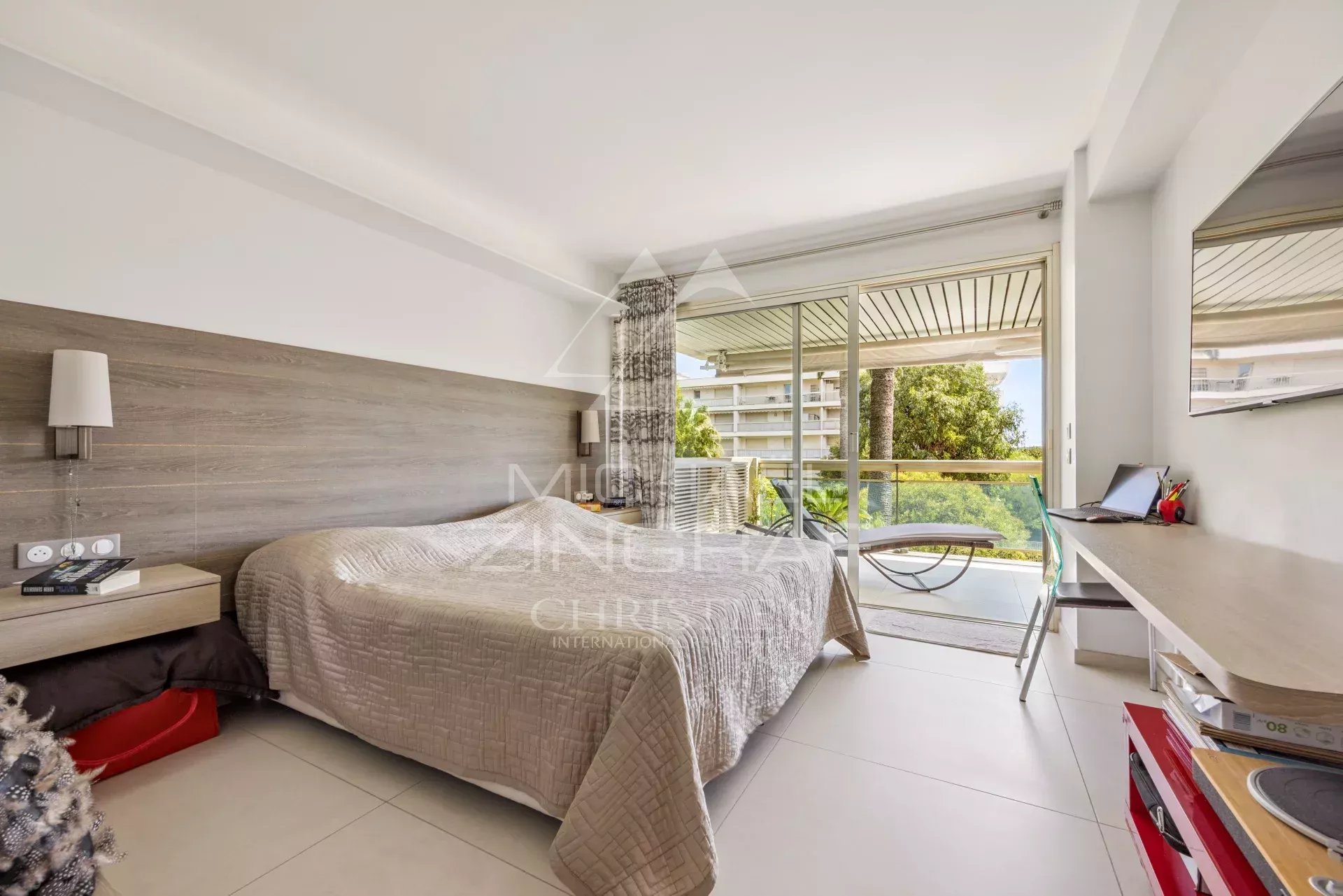 Cannes Palm Beach – Stunning Apartment, Two Bedrooms, Sea View