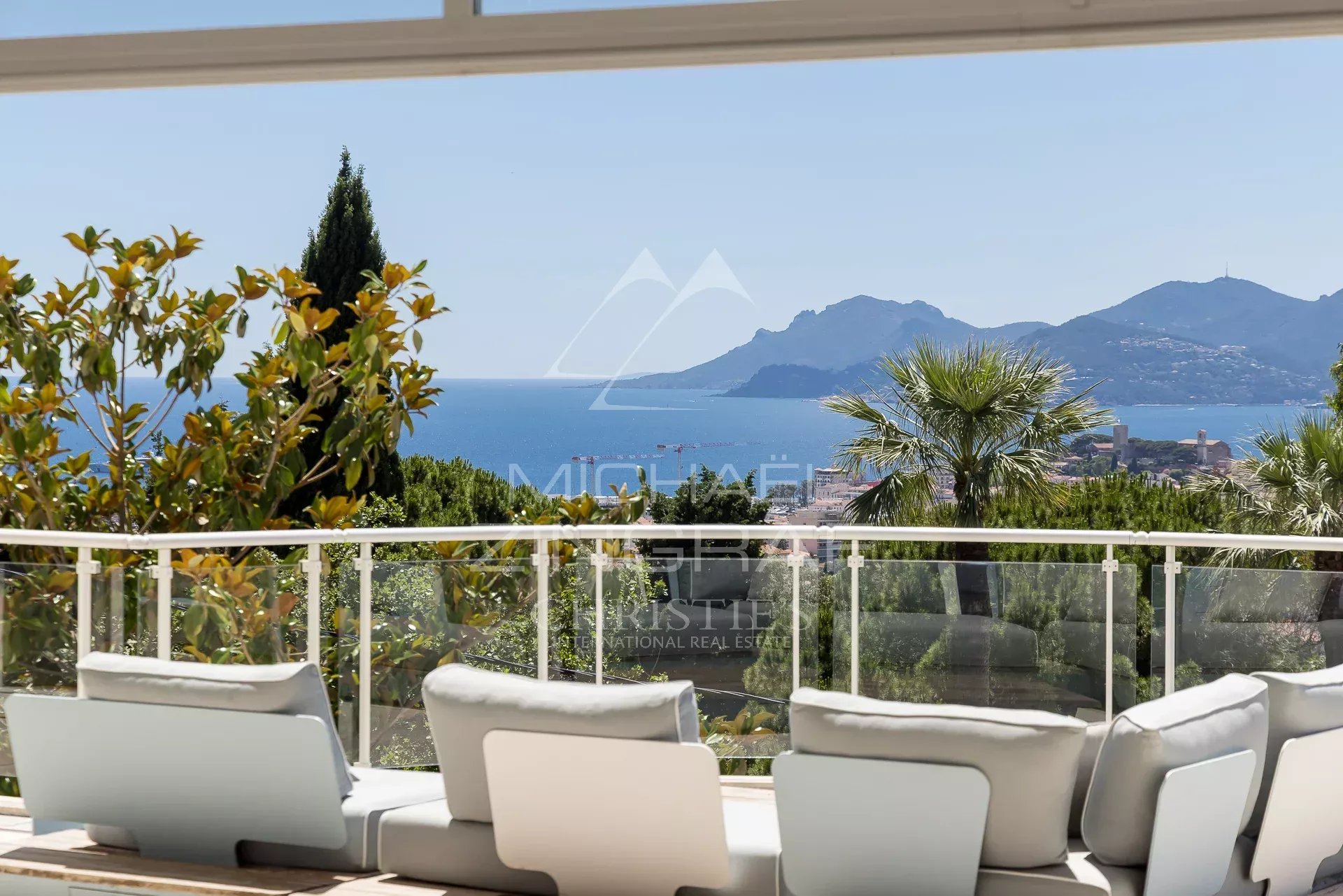 Cannes - Californie - Majestic contemporary villa