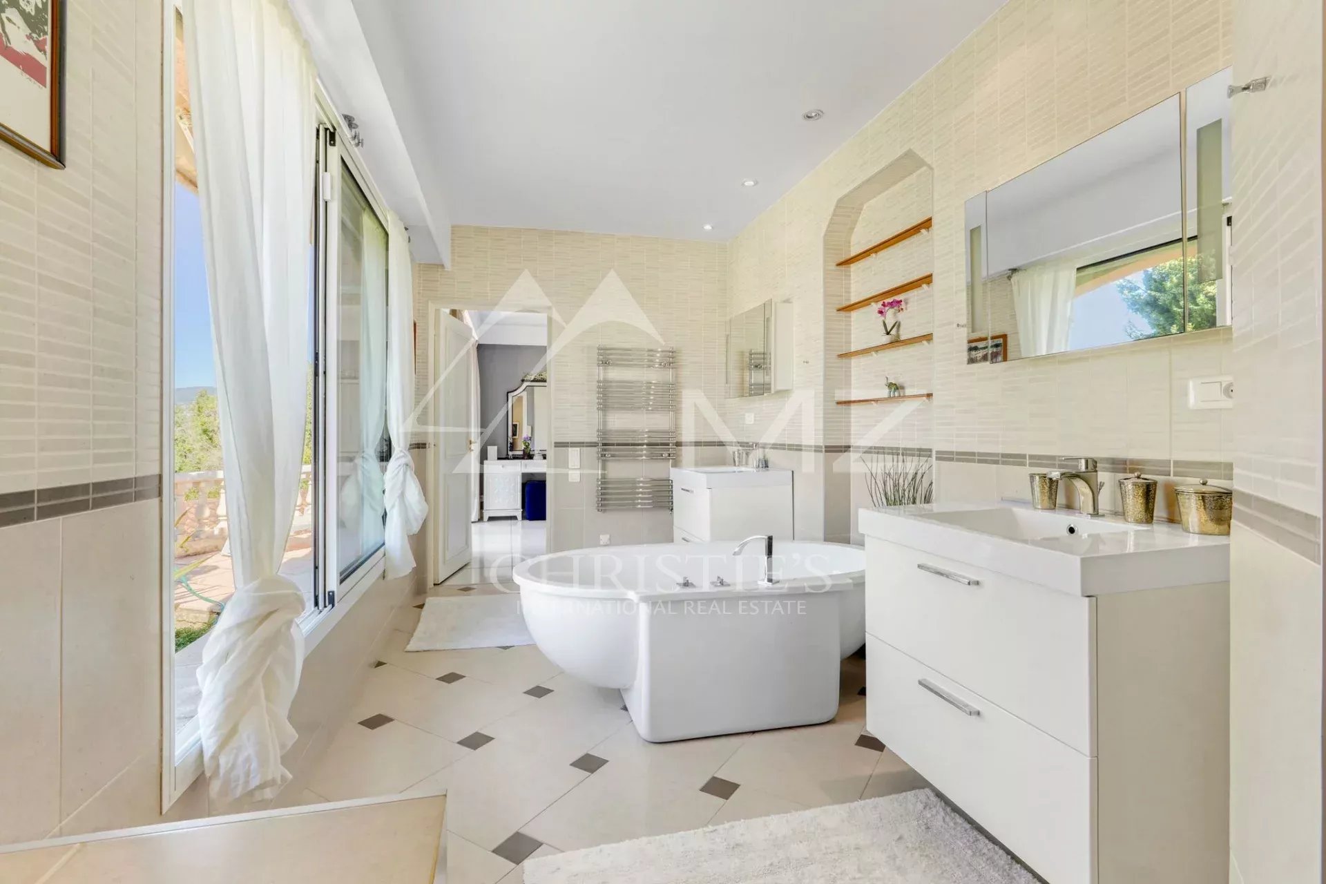 Close to Mougins - Panoramic views