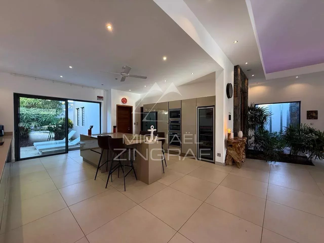 Exklusive Villa in einer Residenz in Pereybere