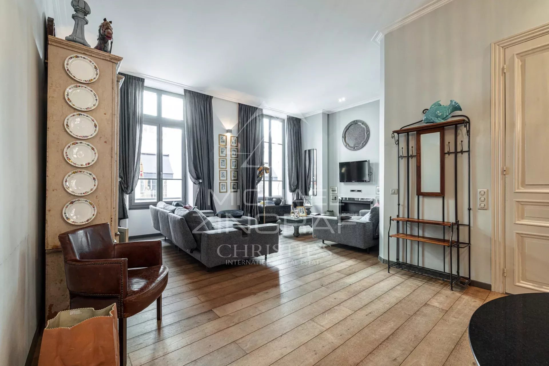 BOURGEOIS APARTMENT - DOWNTOWN CANNES