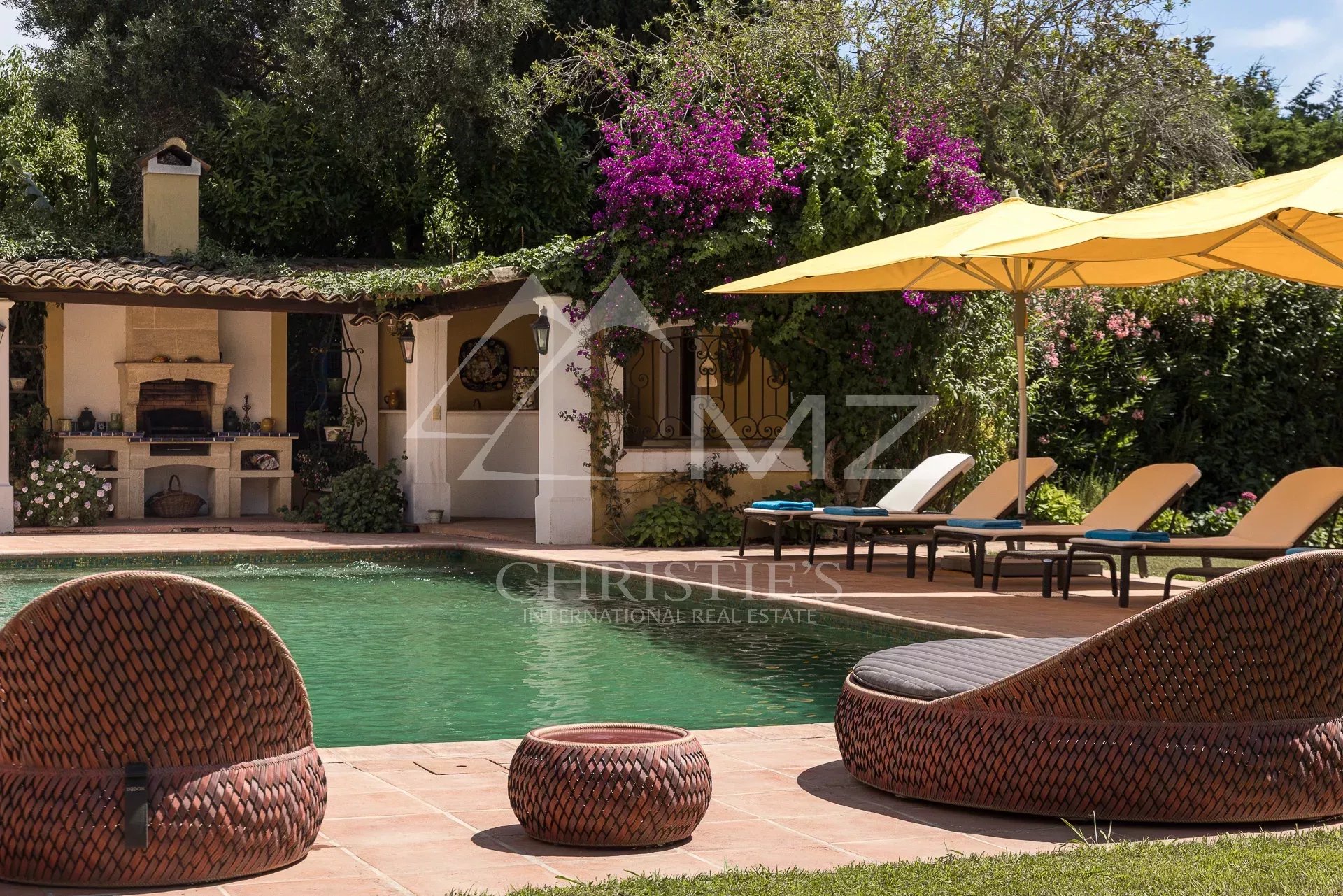 Exclusive Domain Properties in Cap d'Antibes west side with 4873 m2 landscaped park