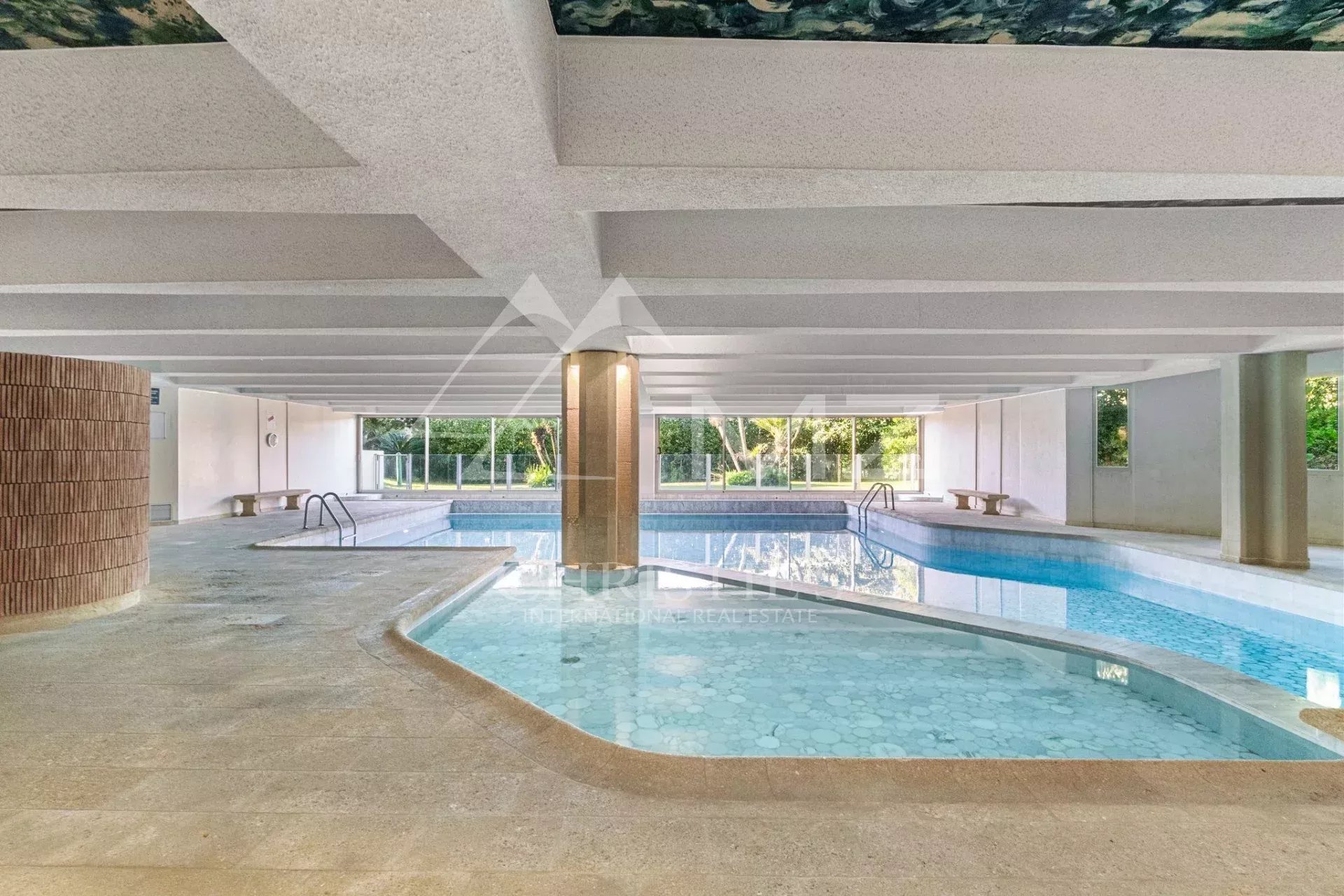 Hervorragende 4-Zimmer-Wohnung in einer prestigeträchtigen Residenz