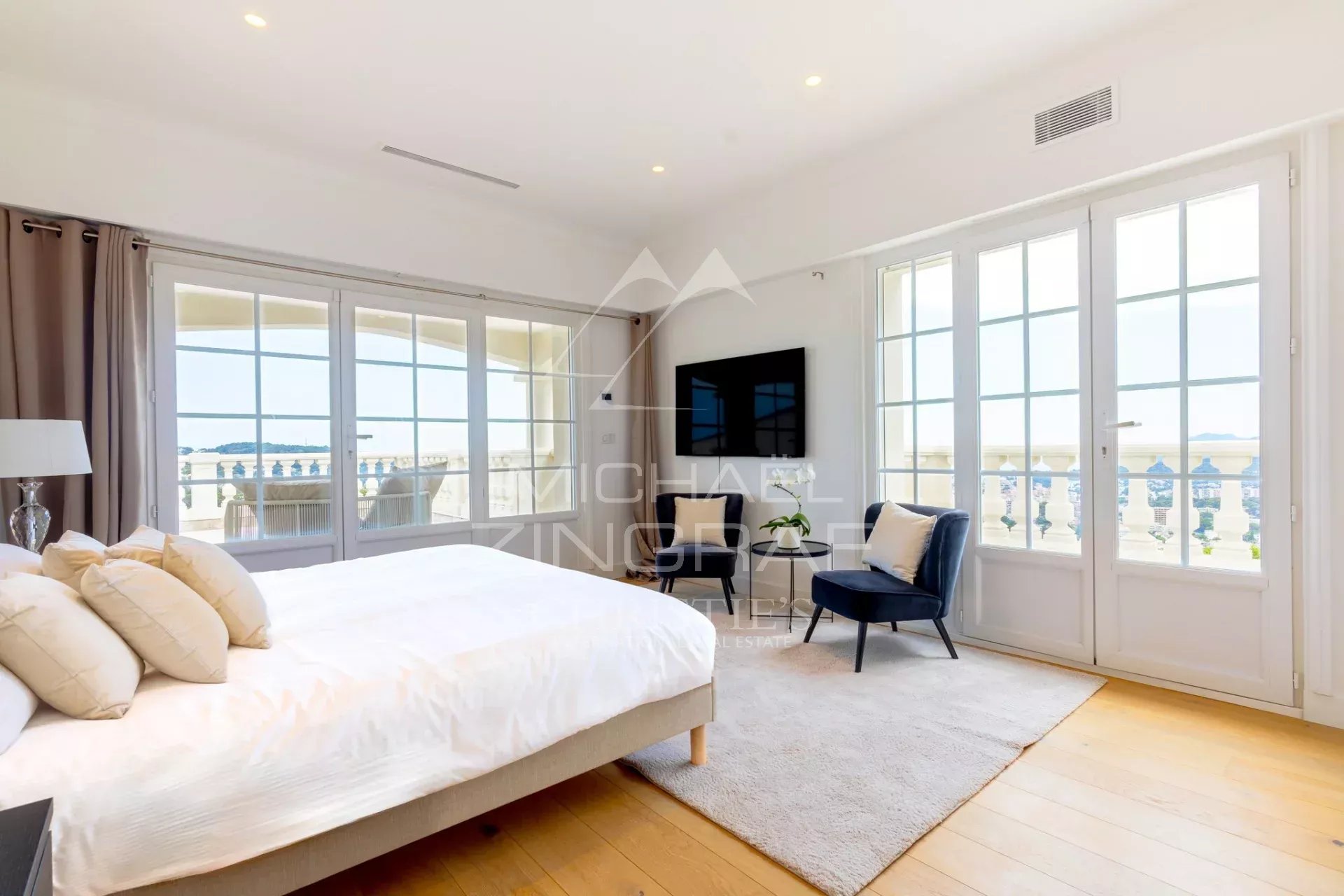 At the Gates of Cannes — Panoramic Sea View Villa — 11 Suites