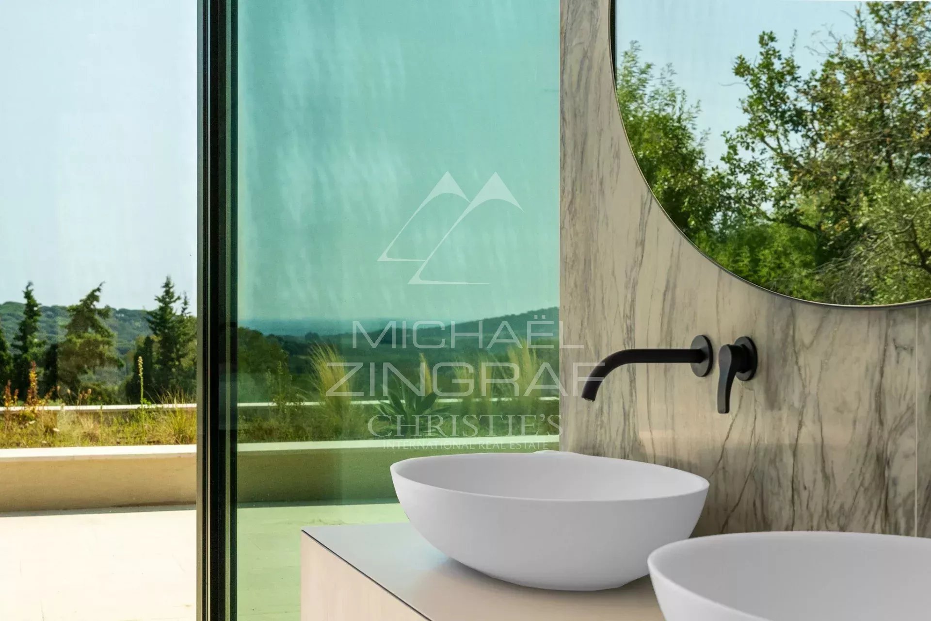 Exceptional Villa in Pampelonne – Elegance and Privacy