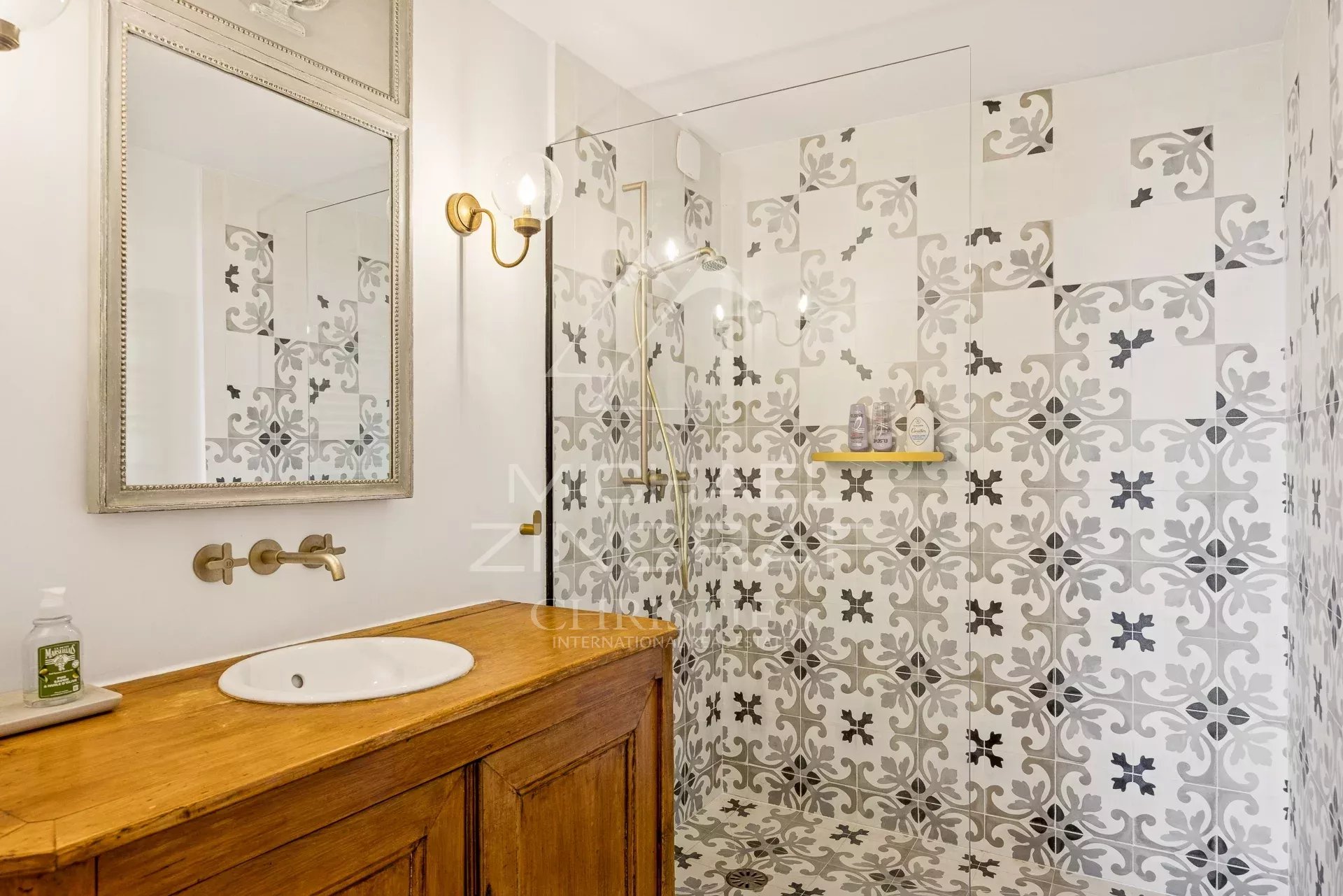 Proche Saint-Paul-de-Vence – Villa d’exception à Vence avec vue panoramique mer et collines – 5 chambres