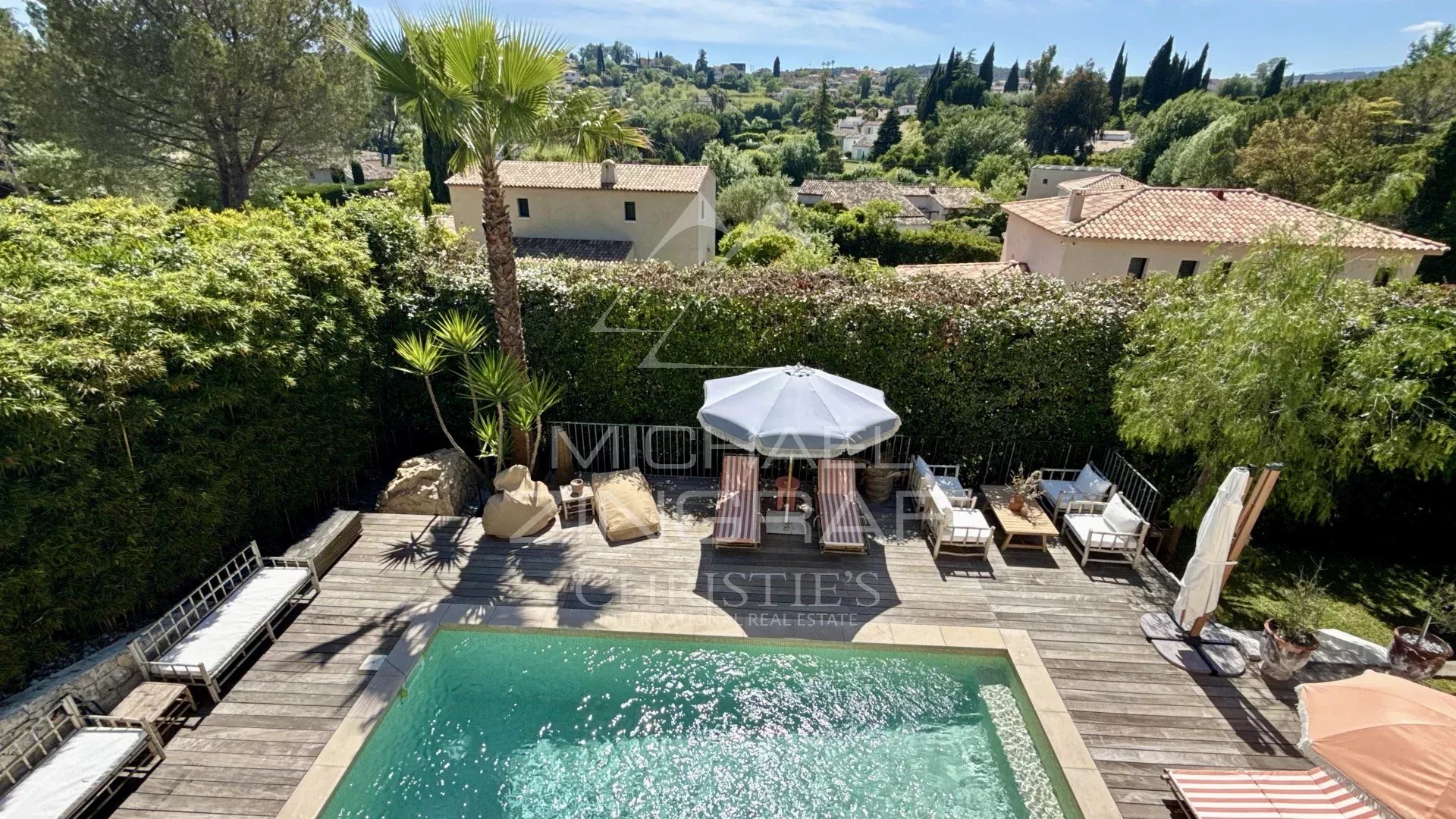 Villa récente au calme à Saint-Paul-de-Vence