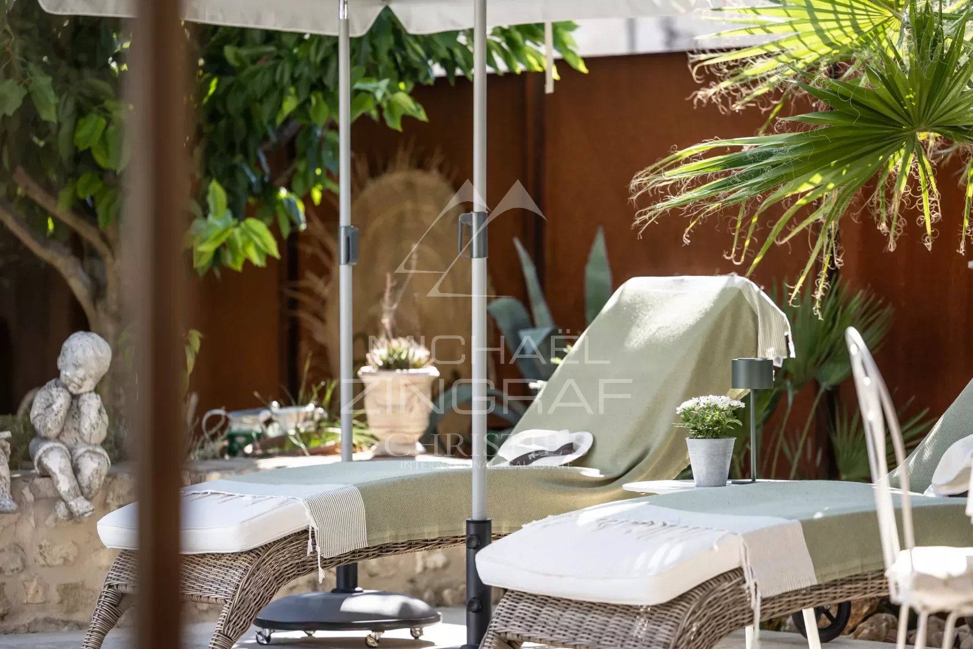 Exclusivité - Proche de l'Isle-sur-la-Sorgue - Magnifique maison de maître rénovée avec piscine