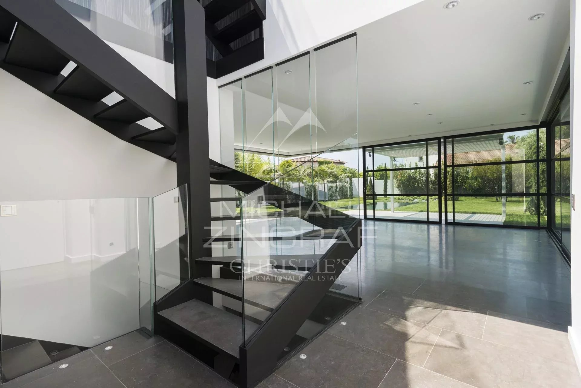 Cap d'Antibes - Contemporary villa close to beaches