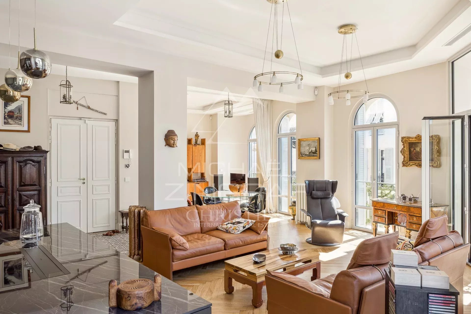 Appartement d’Exception au Cœur du Carré d’Or – Nice