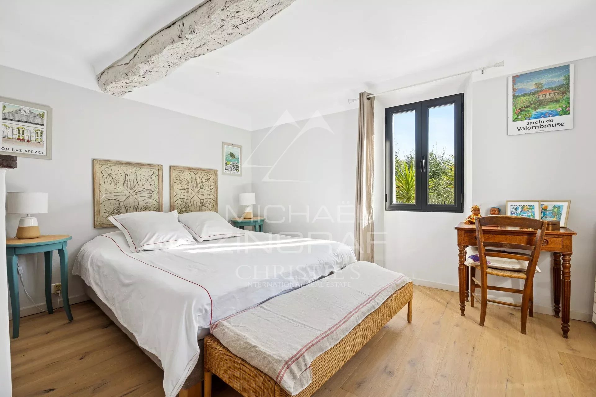 Renovated 18th-Century Provençal Mas