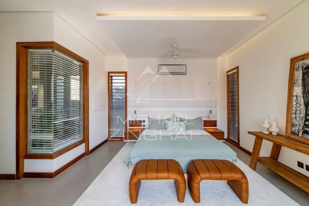 Luxury 4-Bedroom Balinese-Style Villa | Near Grand Baie