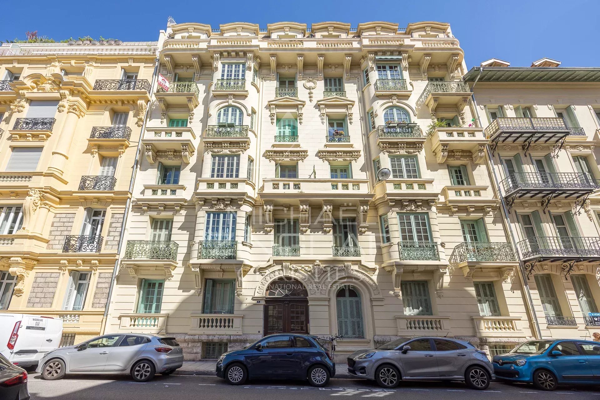 CARRÉ D'OR – 4/5 ROOMS – TOP FLOOR – NICE